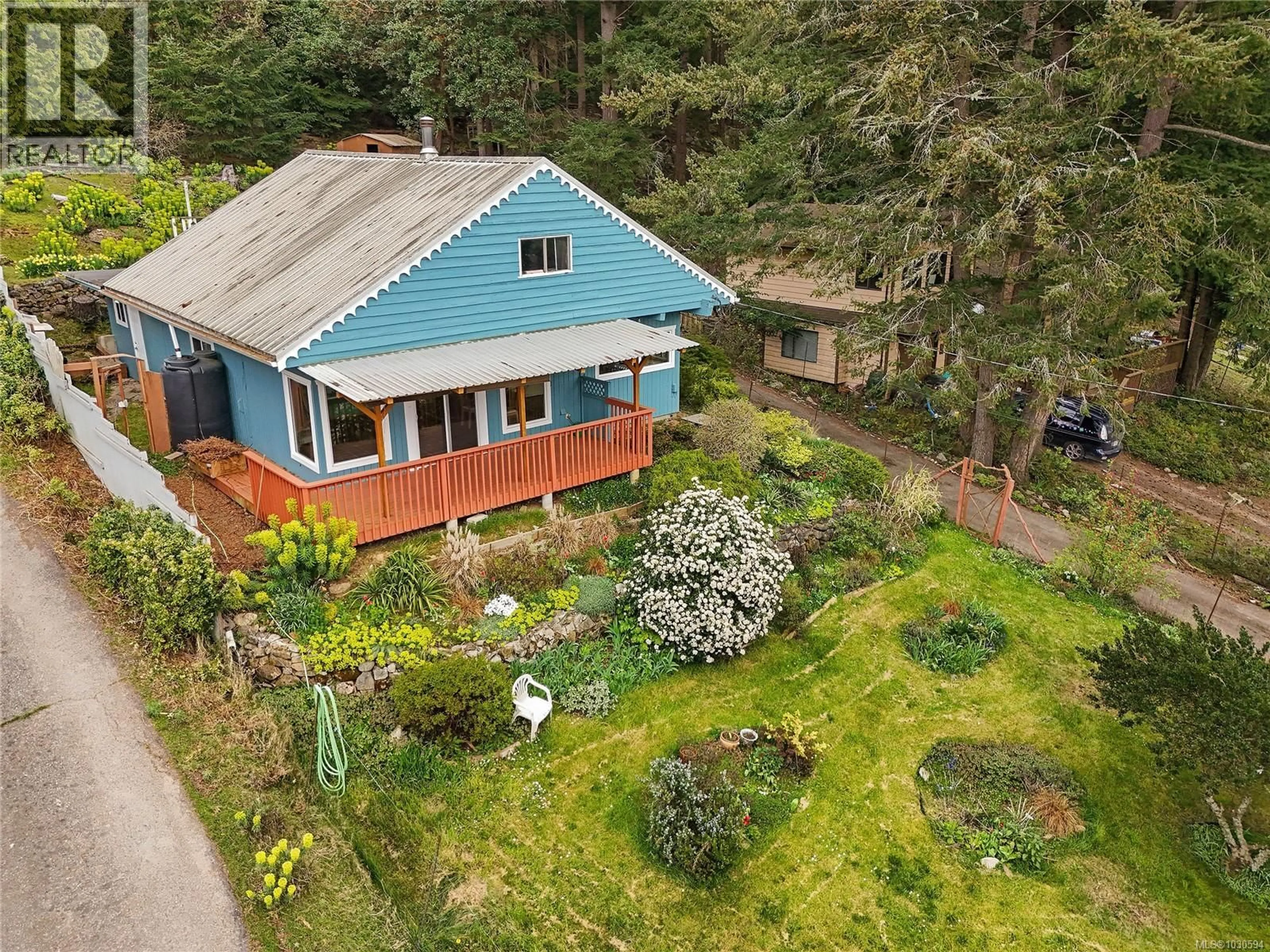 A pic from outside/outdoor area/front of a property/back of a property/a pic from drone, unknown for 279 WOOD DALE DRIVE, Mayne Island British Columbia V0N2J2