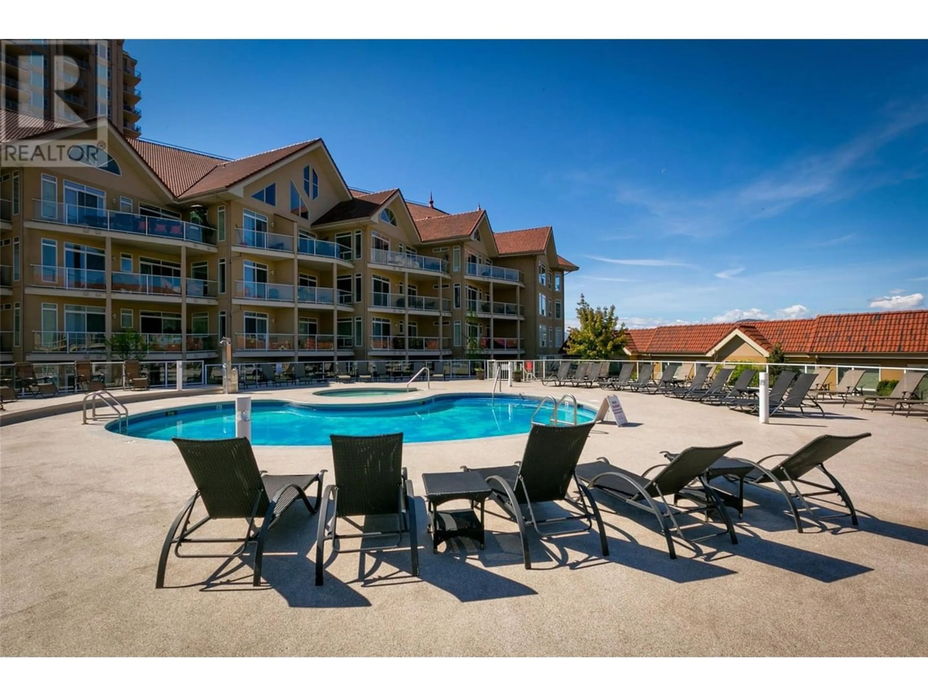 Indoor or outdoor pool for 1088 Sunset Drive Unit# 306, Kelowna British Columbia V1Y9W1