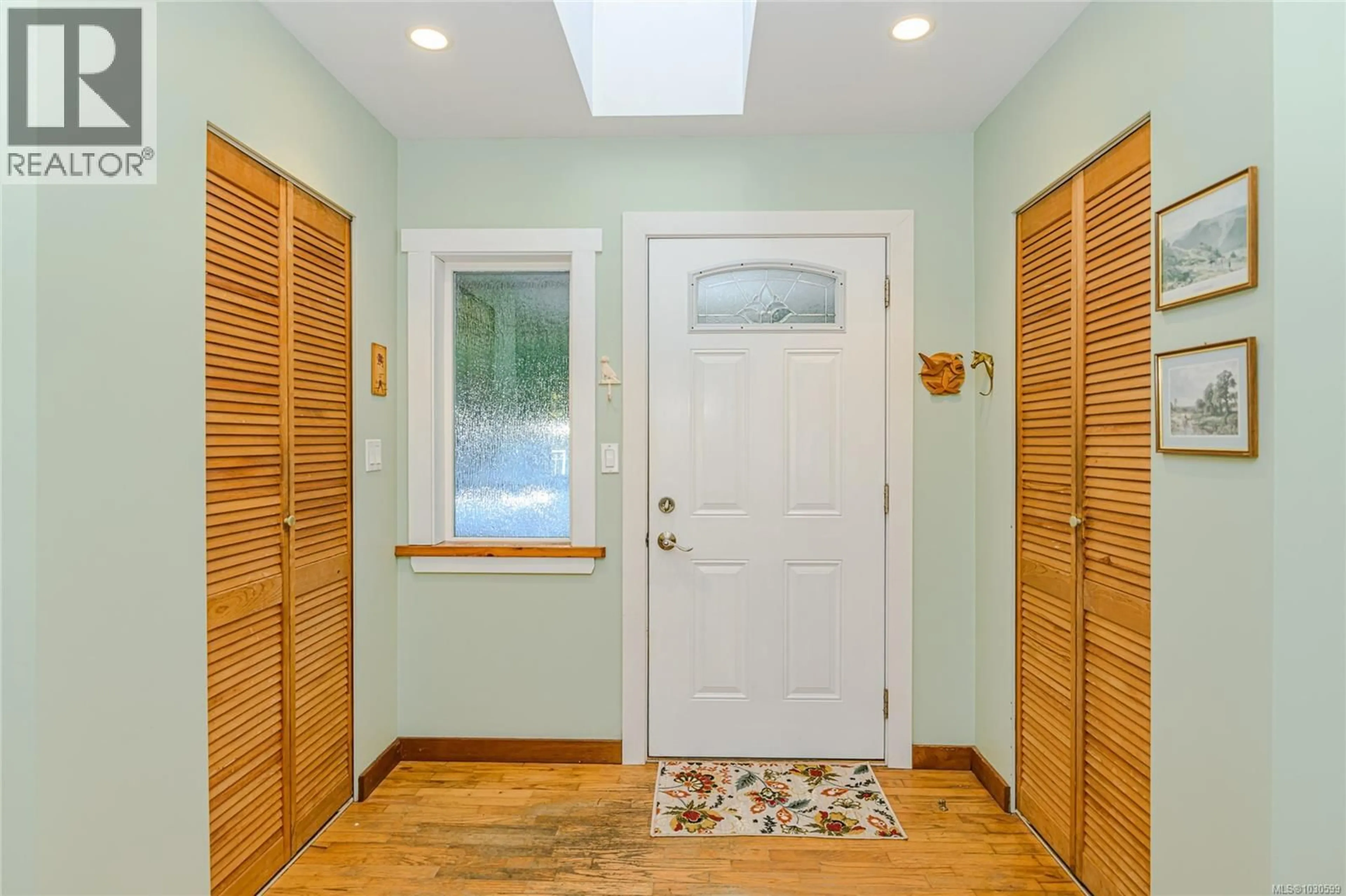 Indoor entryway for 170 WOODLAND DRIVE, Salt Spring British Columbia V8K1K2