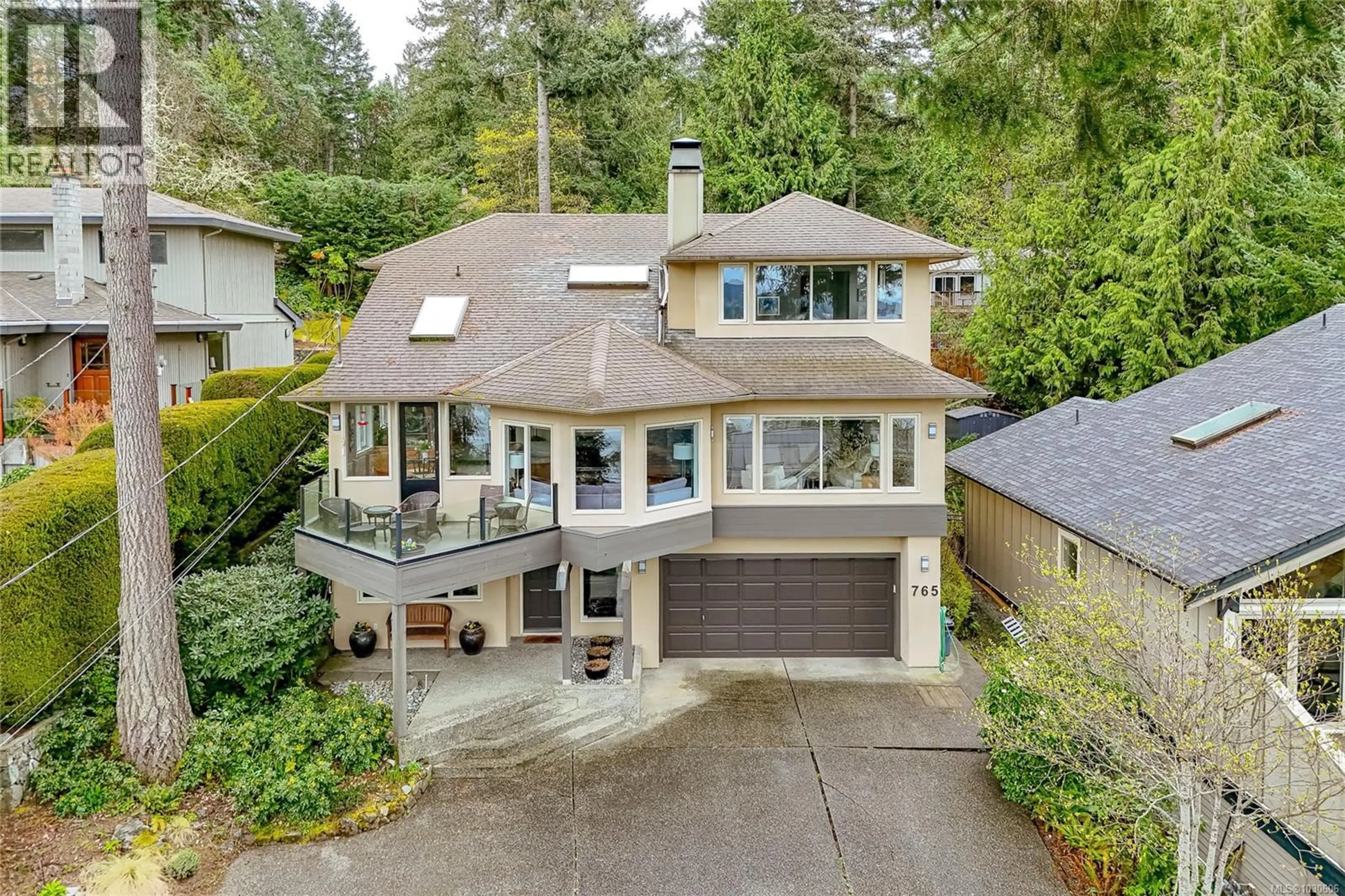 A pic from outside/outdoor area/front of a property/back of a property/a pic from drone, unknown for 765 SEA DRIVE, Central Saanich British Columbia V8M1B1
