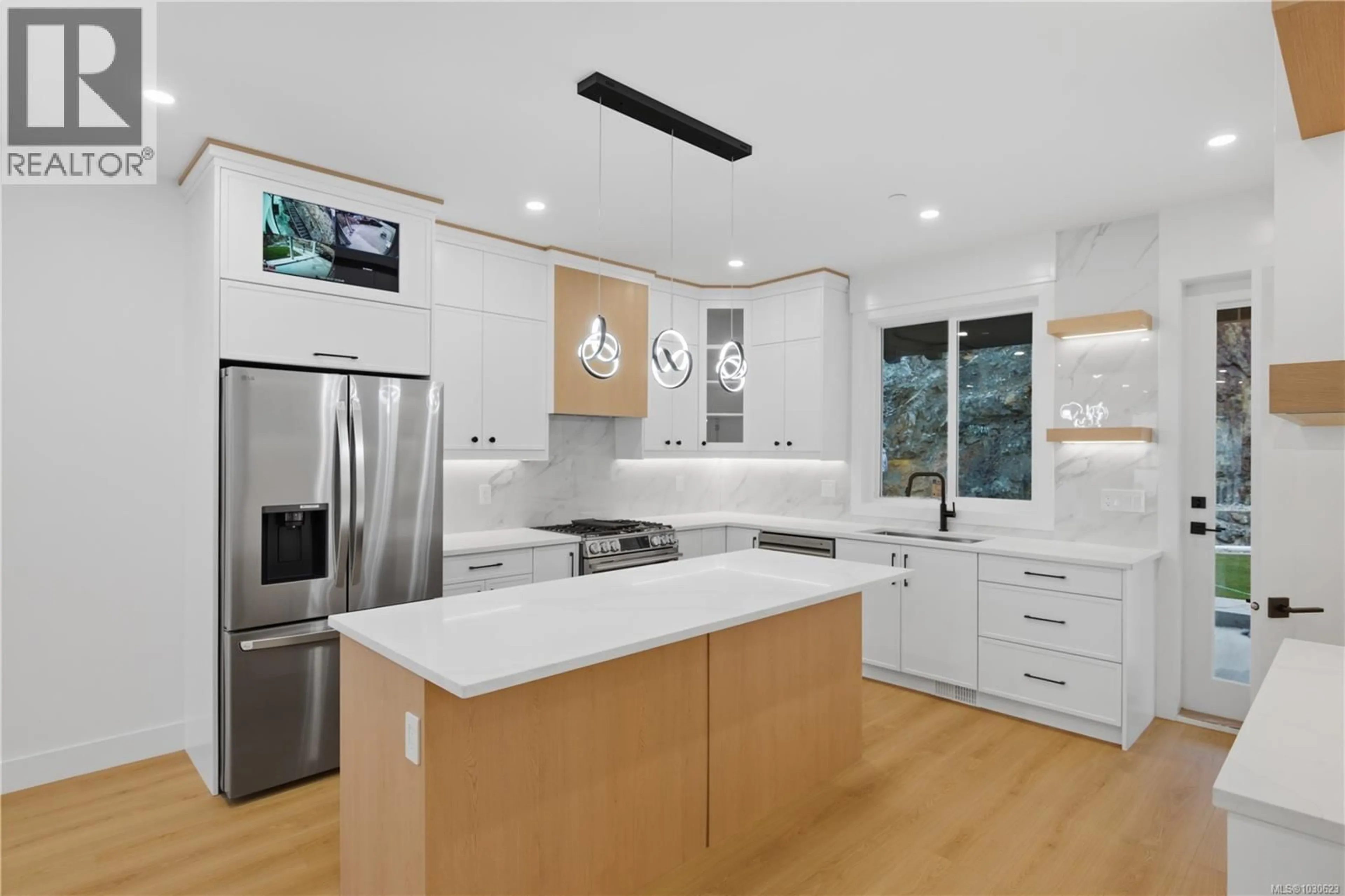 Contemporary kitchen, unknown for 2090 KINGBIRD DRIVE, Langford British Columbia V9B0E7