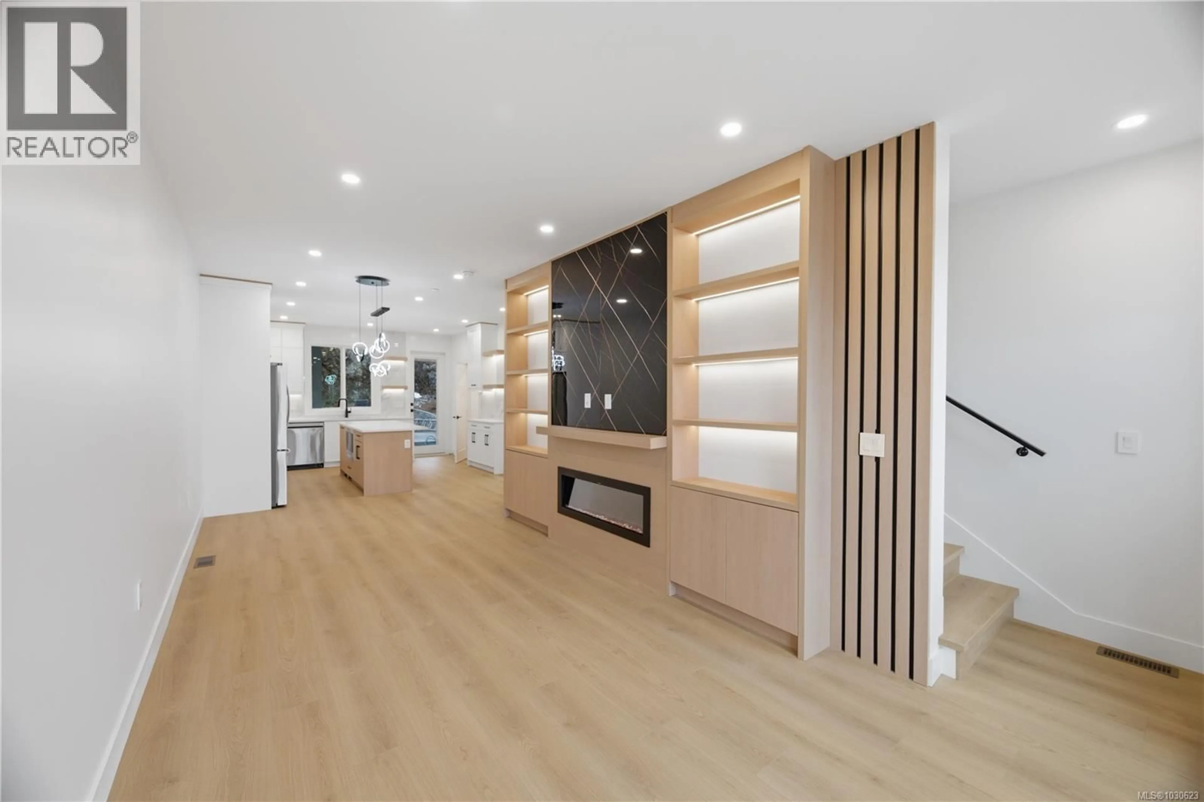 Indoor foyer for 2090 KINGBIRD DRIVE, Langford British Columbia V9B0E7