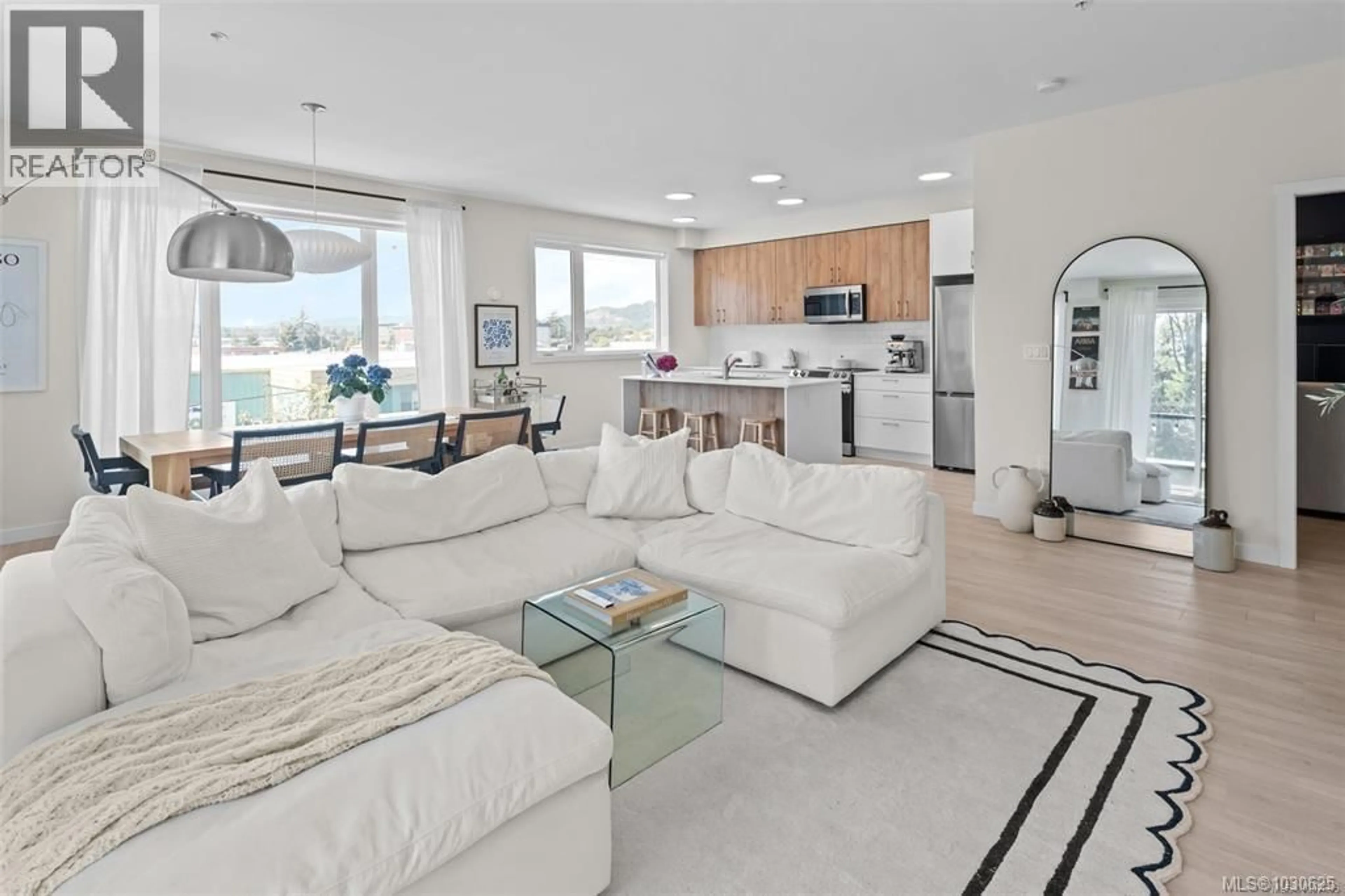 Living room with furniture, unknown for 301 - 842 ORONO AVENUE, Langford British Columbia V9B2T8