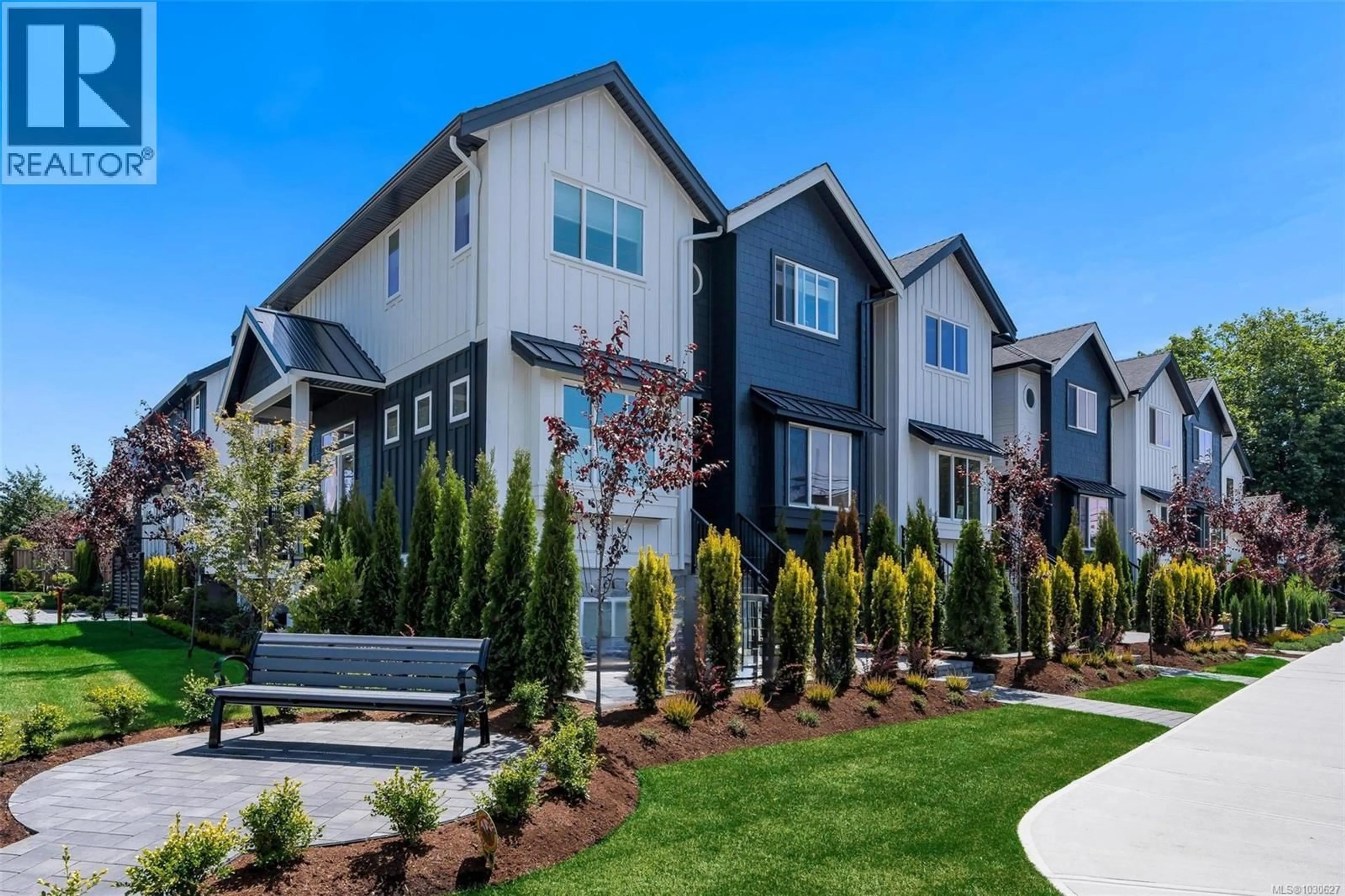 Home with vinyl exterior material, street for 9 - 10145 FIFTH STREET, Sidney British Columbia V8L2X8