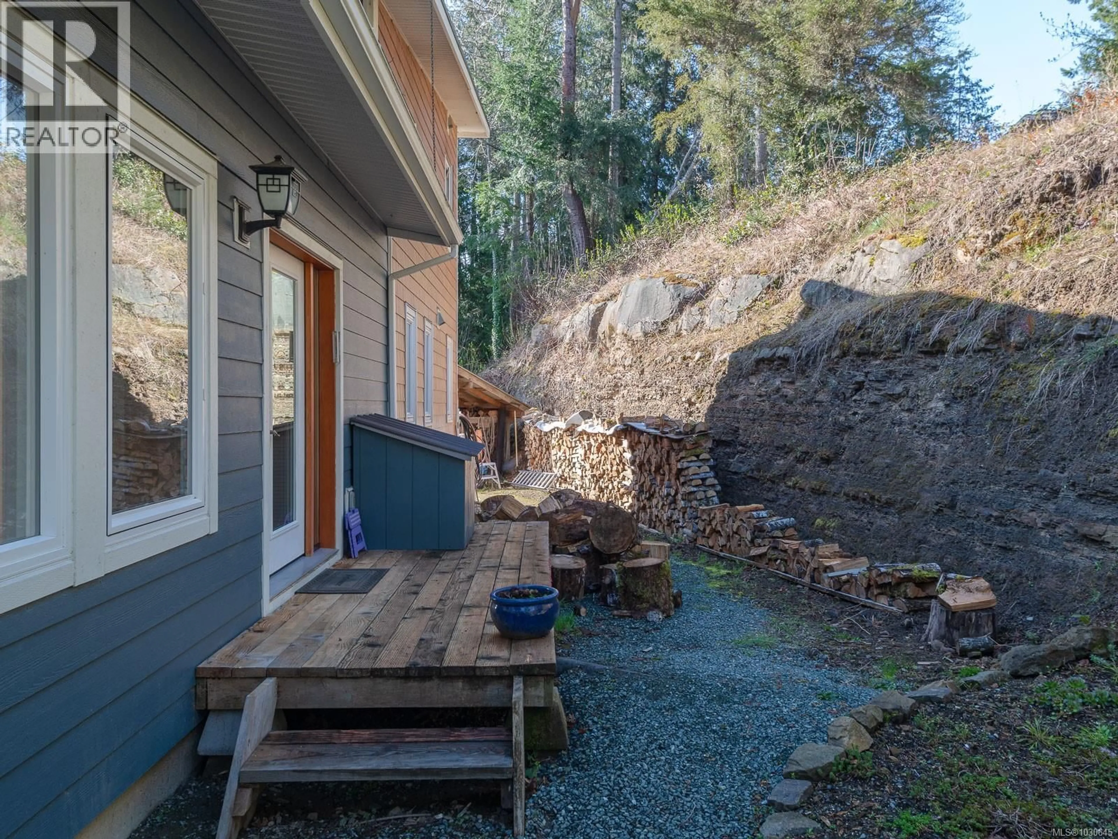 Patio, unknown for 59 PILKEY POINT ROAD, Thetis Island British Columbia V0R2Y0