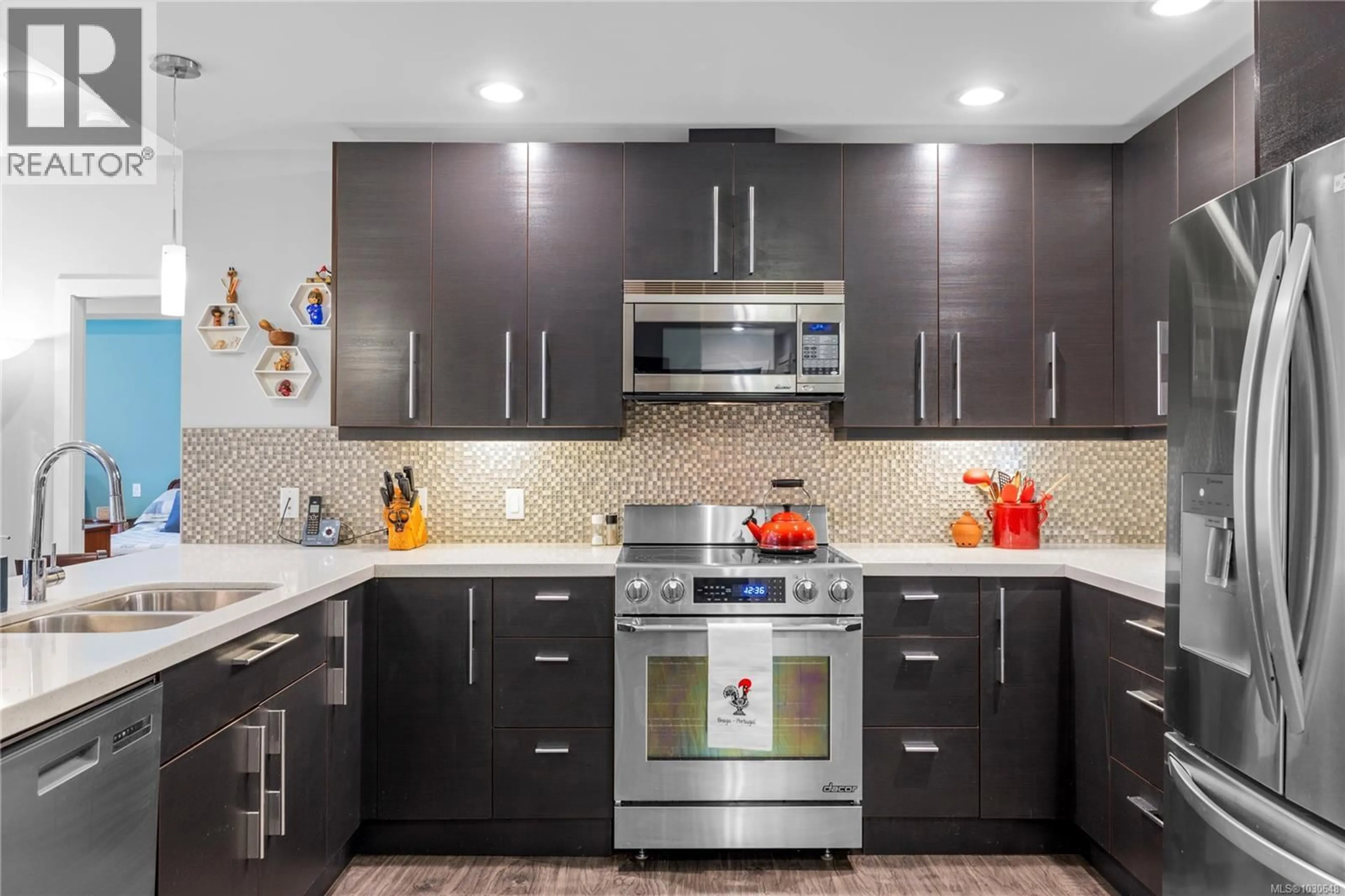 Contemporary kitchen, ceramic/tile floor for 100 - 439 COLLEGE ROAD, Qualicum Beach British Columbia V9K0B2