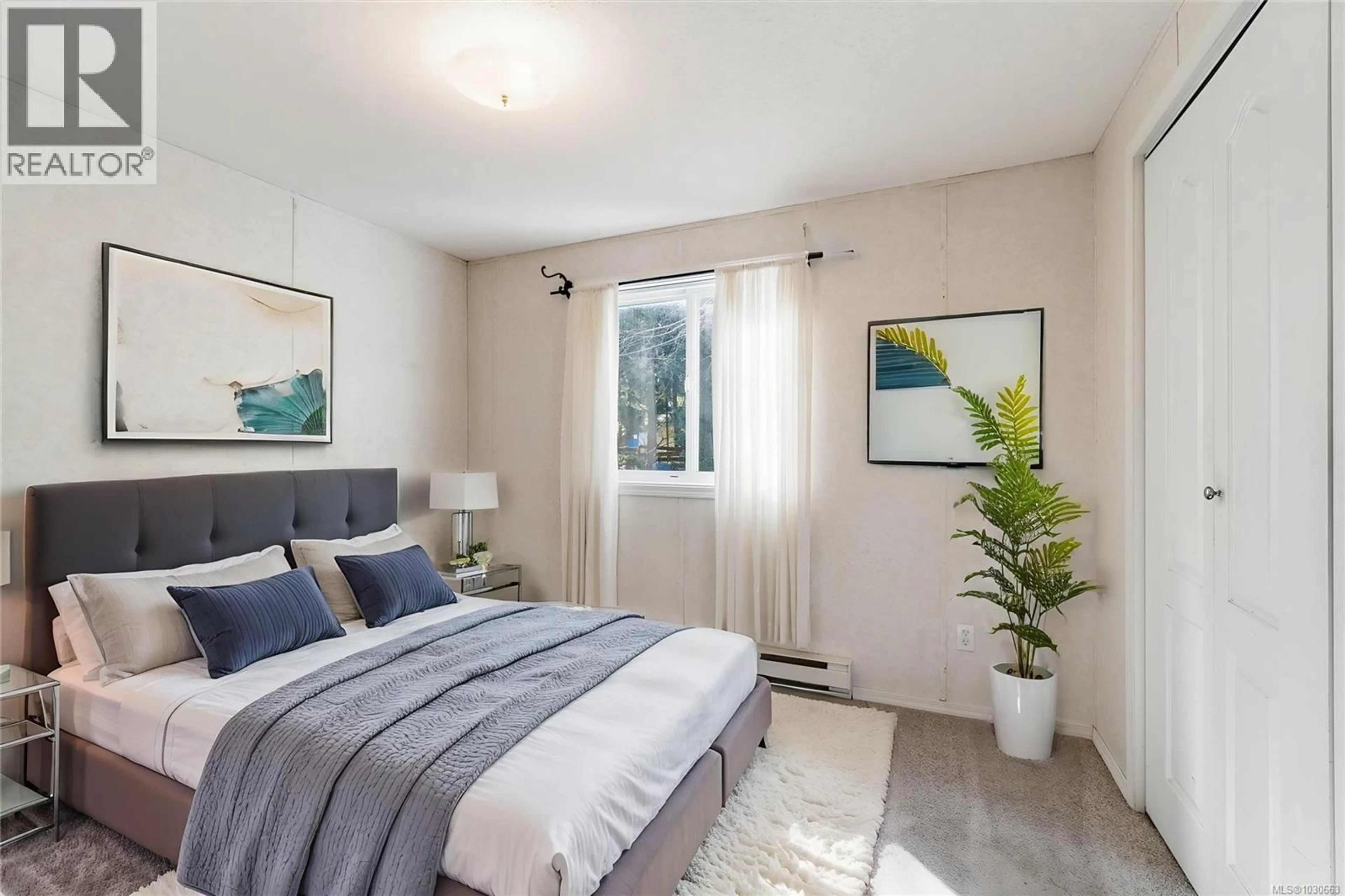 Bedroom with bed, unknown for 850 CARSON ROAD, Qualicum Beach British Columbia V9K1X8