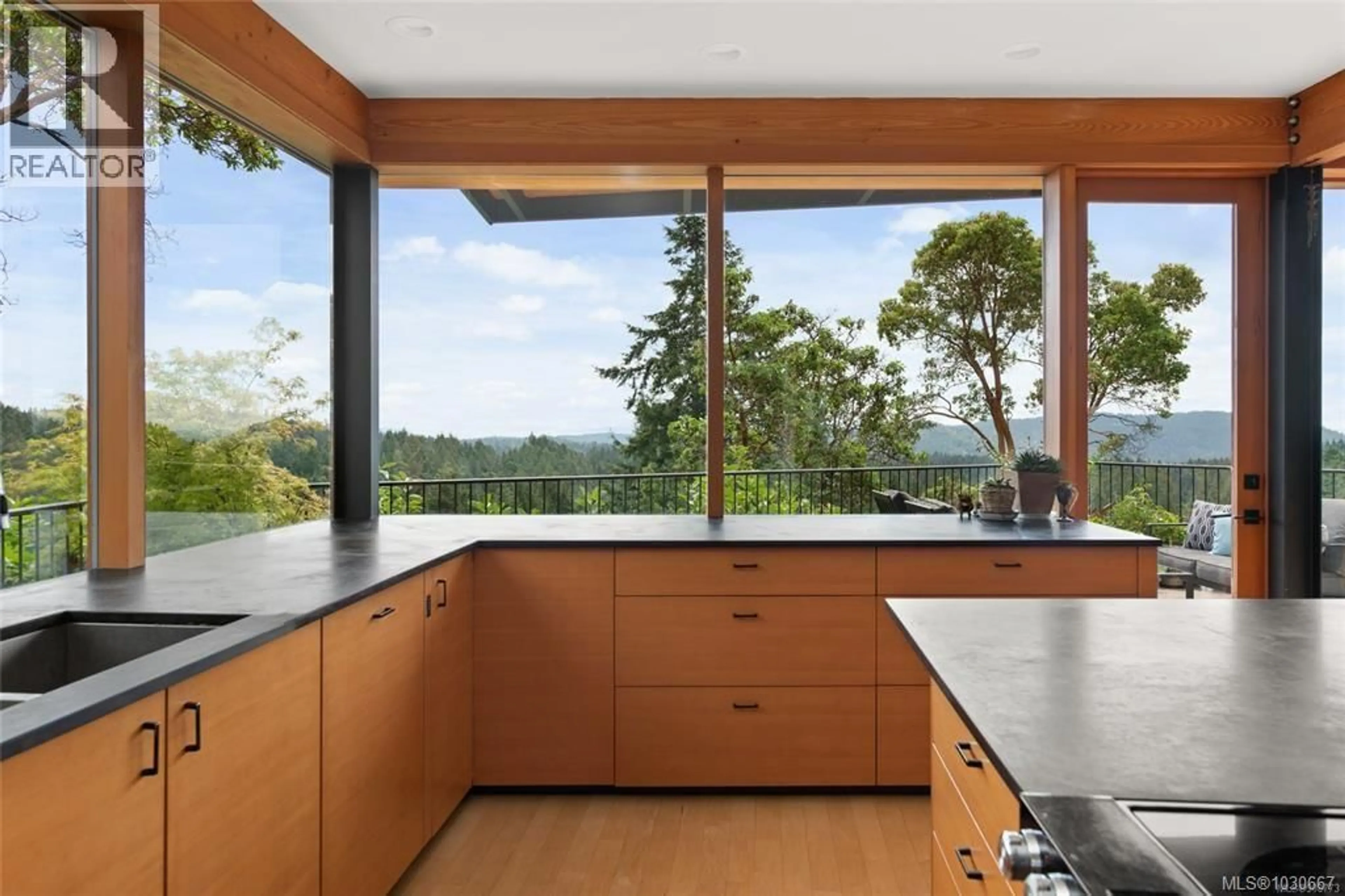Contemporary kitchen, unknown for 122 JASPER ROAD, Salt Spring British Columbia V8K2X8