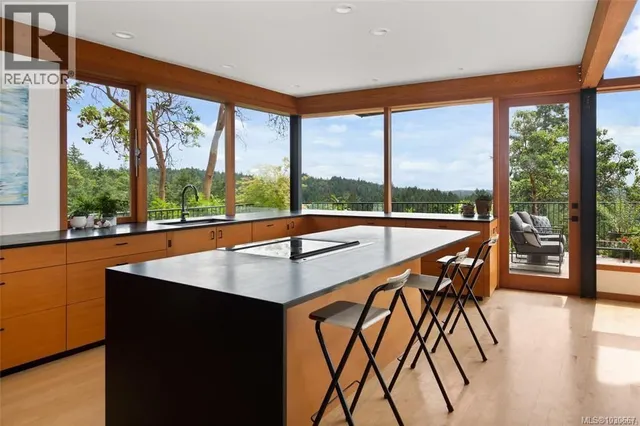122 JASPER ROAD, Salt Spring 4