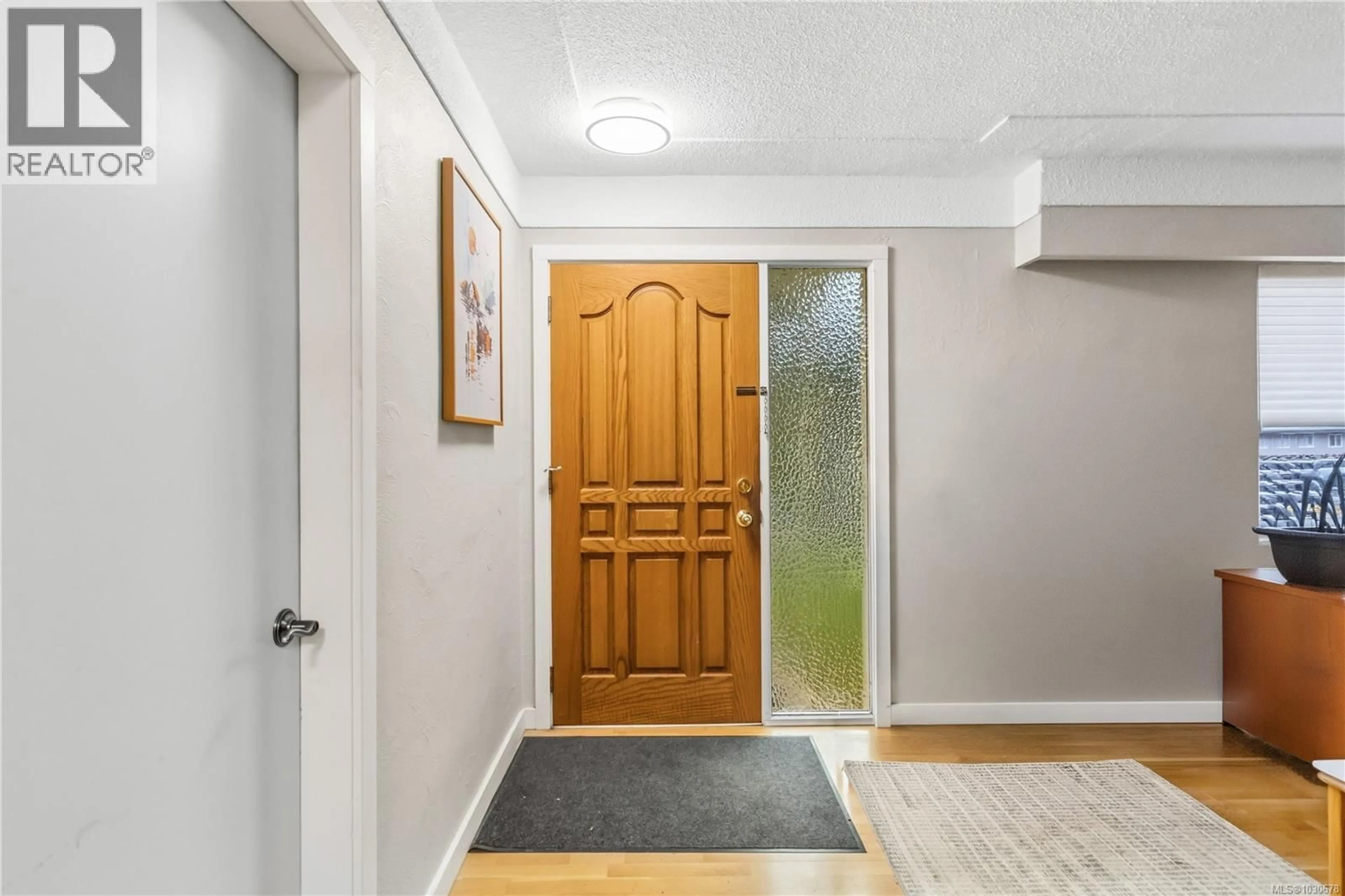 Indoor entryway for 2351 BELLAMY ROAD, Langford British Columbia V9B3M8