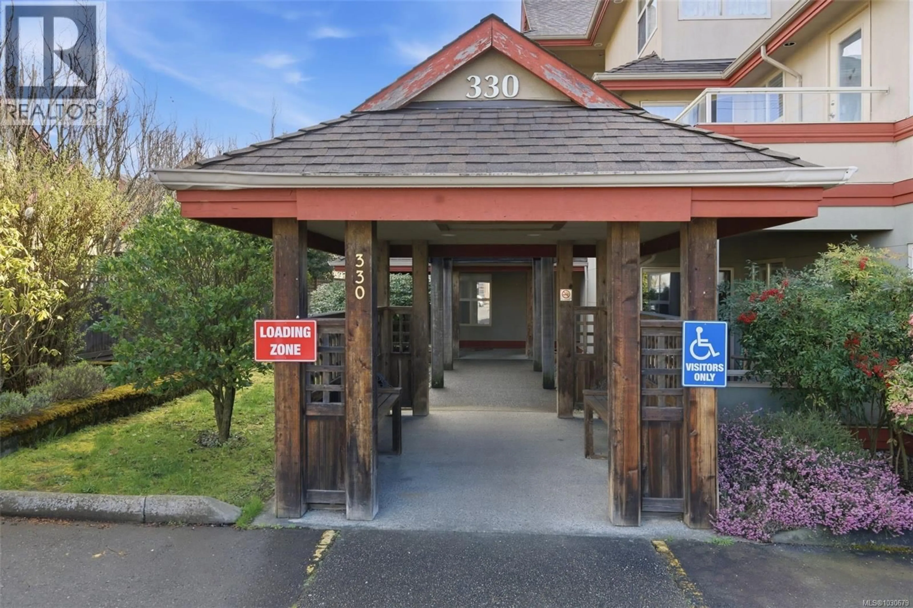 Indoor foyer for 306 - 330 BRAE ROAD, Duncan British Columbia V9L3T8