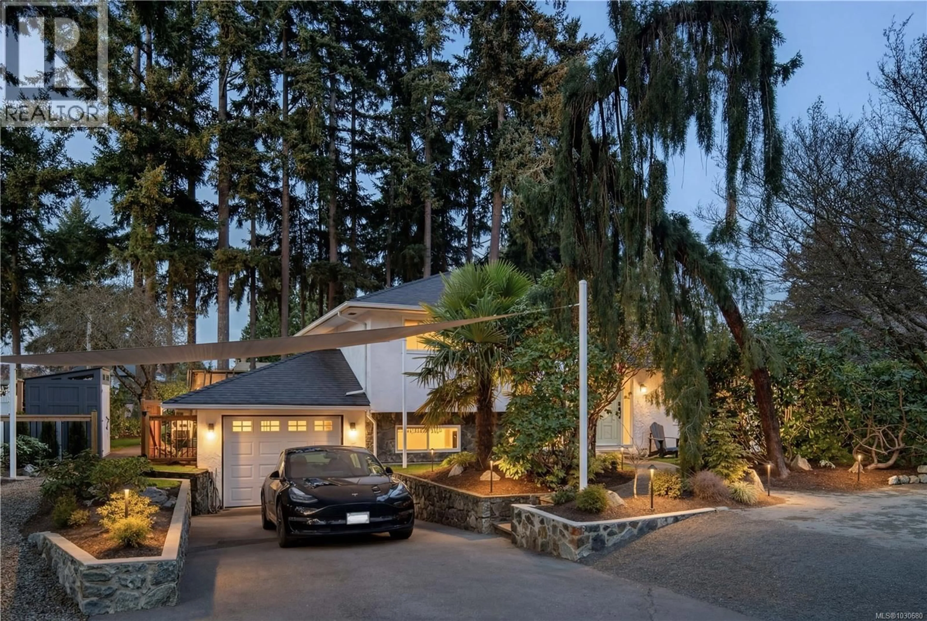 Unknown for 576 TENA PLACE, Colwood British Columbia V9C1M7