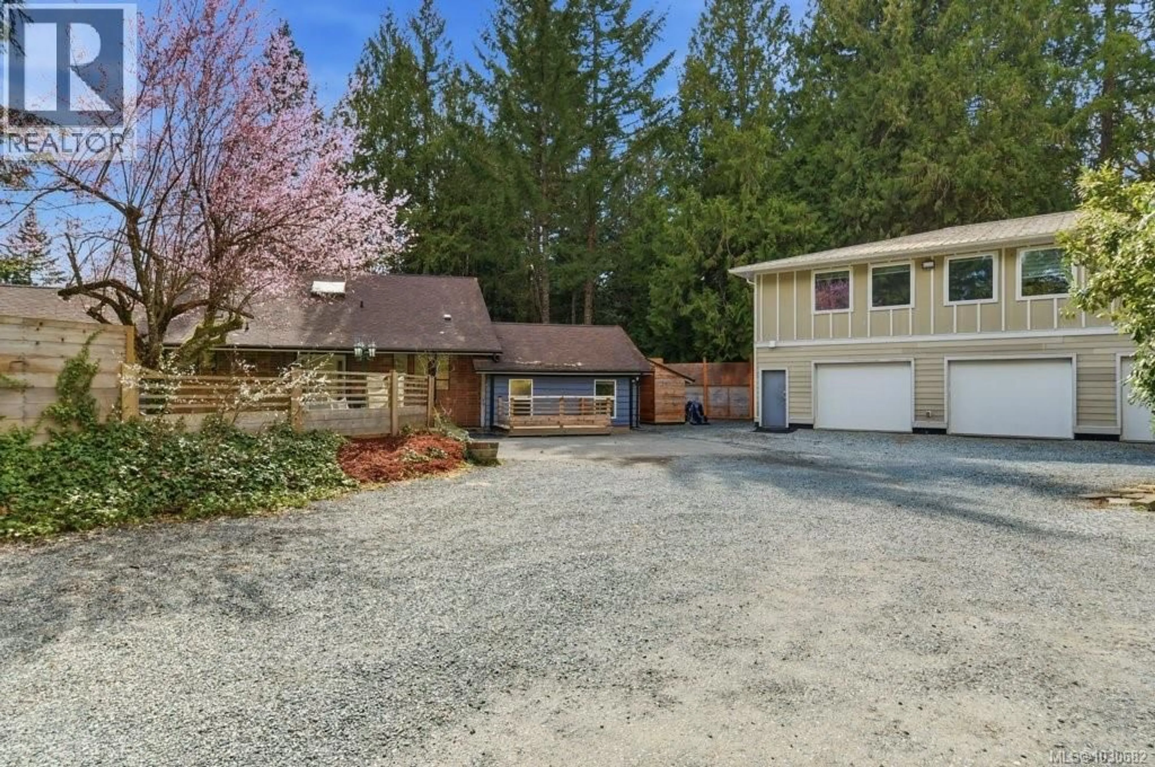 A pic from outside/outdoor area/front of a property/back of a property/a pic from drone, unknown for 3114 COLMAN ROAD, Cobble Hill British Columbia V8H0B4