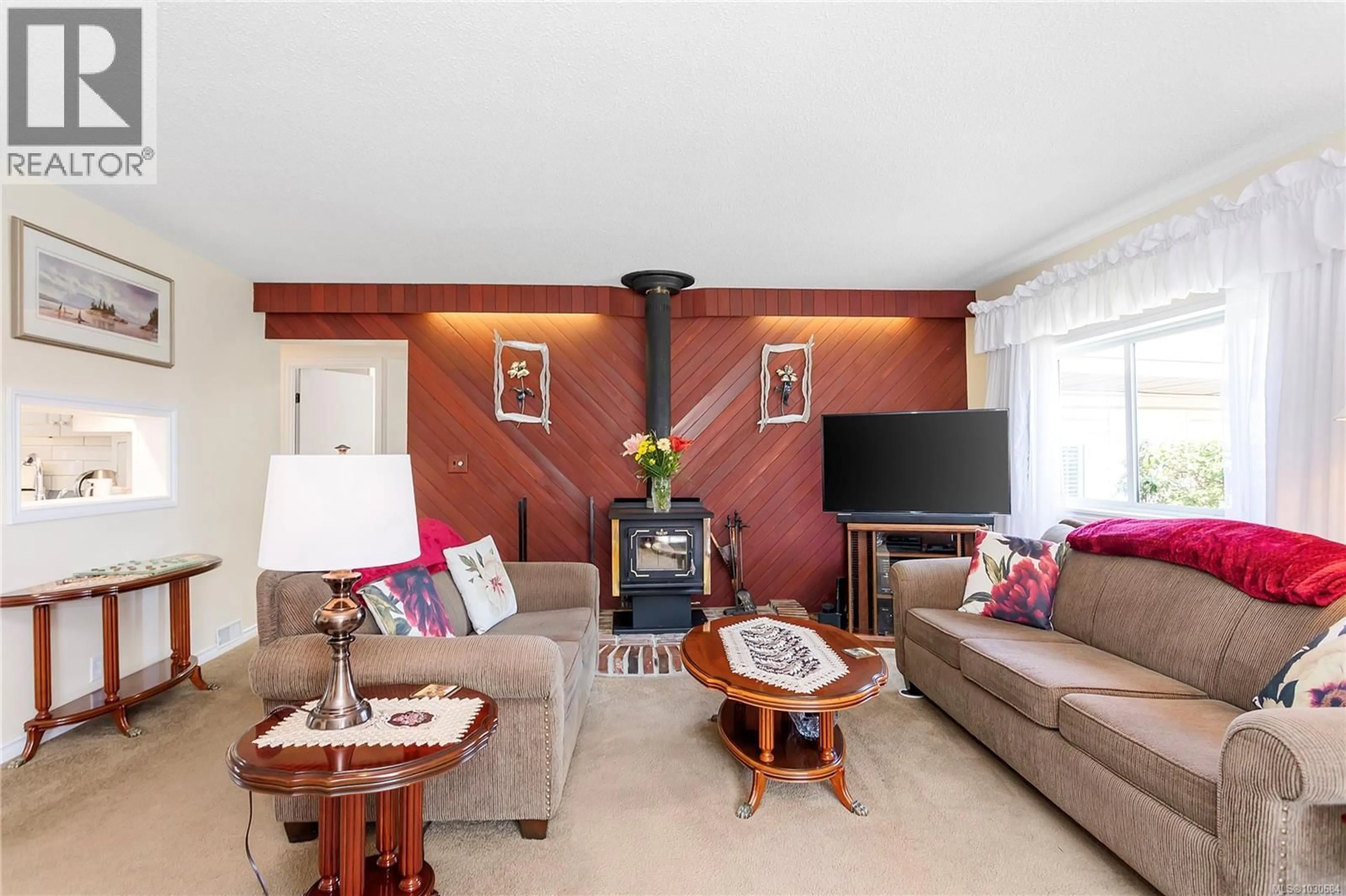 Living room with furniture, unknown for 154 COLUMBIA STREET, Nanaimo British Columbia V9V4L9