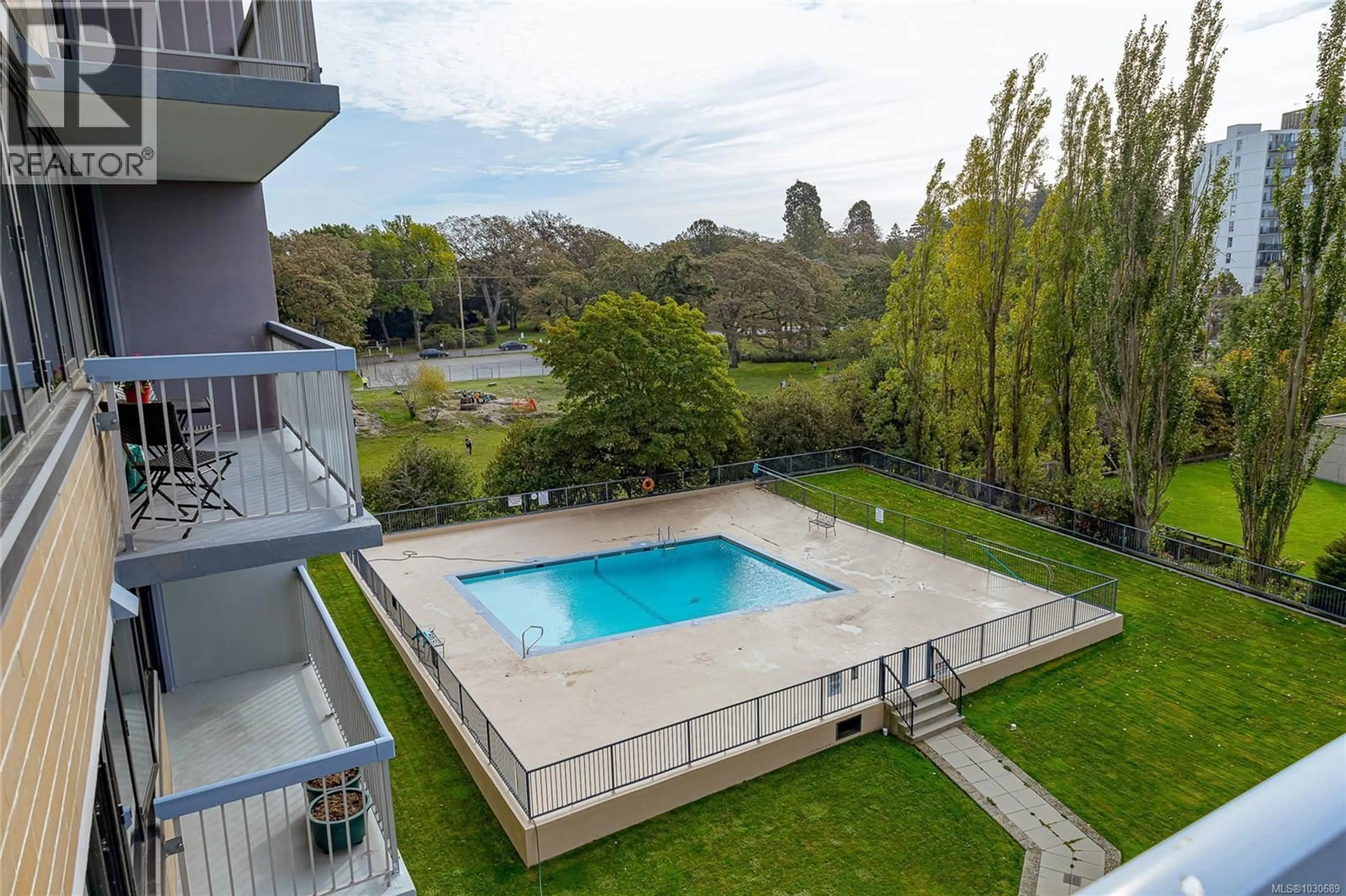 Pool for 2210 - 647 MICHIGAN STREET, Victoria British Columbia V8V1S9