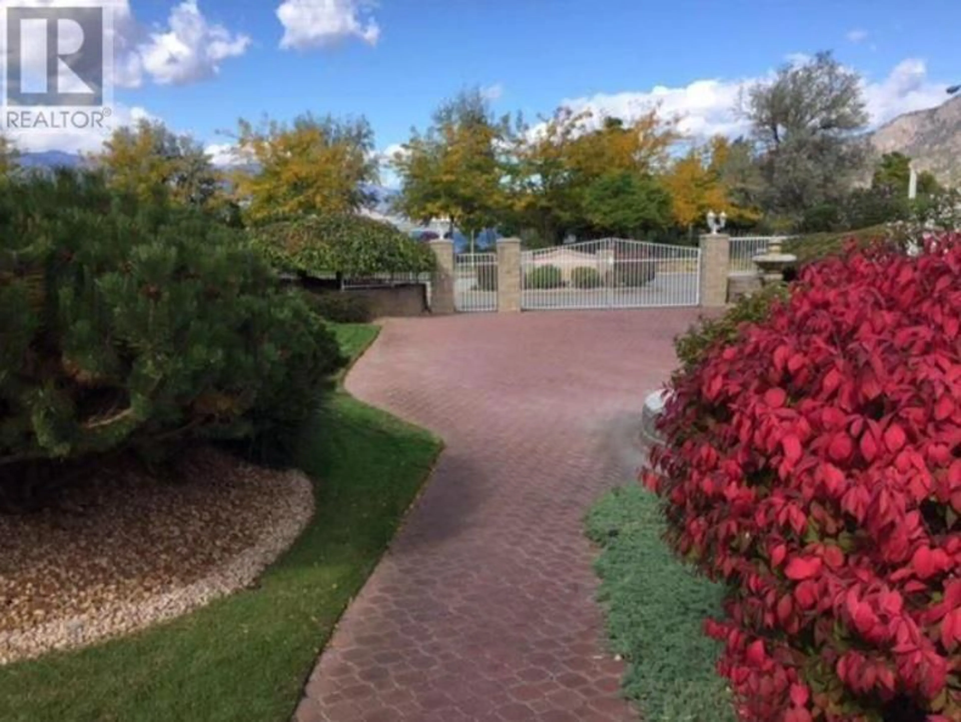 A pic from outside/outdoor area/front of a property/back of a property/a pic from drone, street for 408 - 6805 COTTONWOOD DRIVE, Osoyoos British Columbia V0H1V3