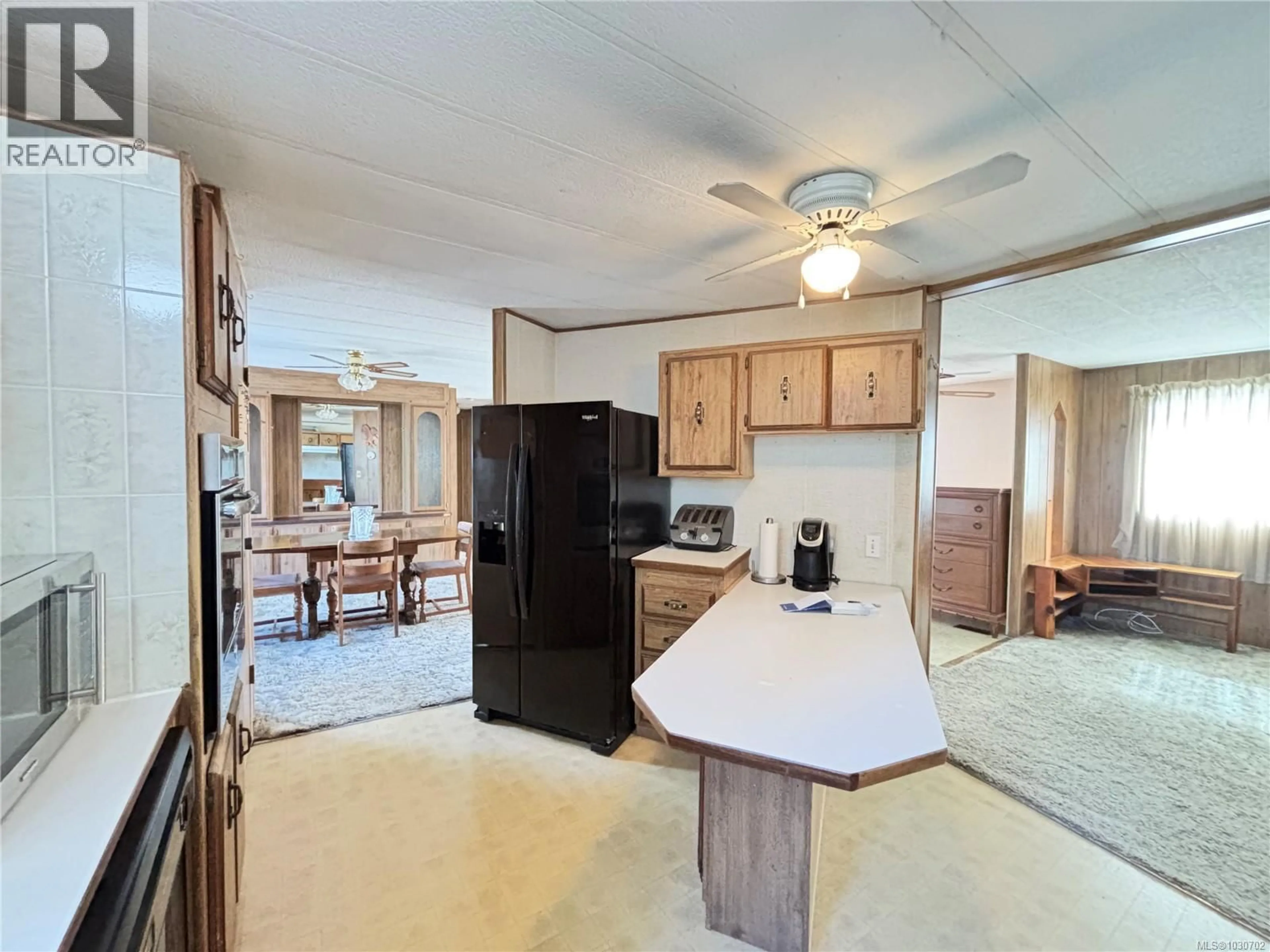 Open concept kitchen, unknown for 419 GOLDEN HINDE PLACE, Gold River British Columbia V0P1G0