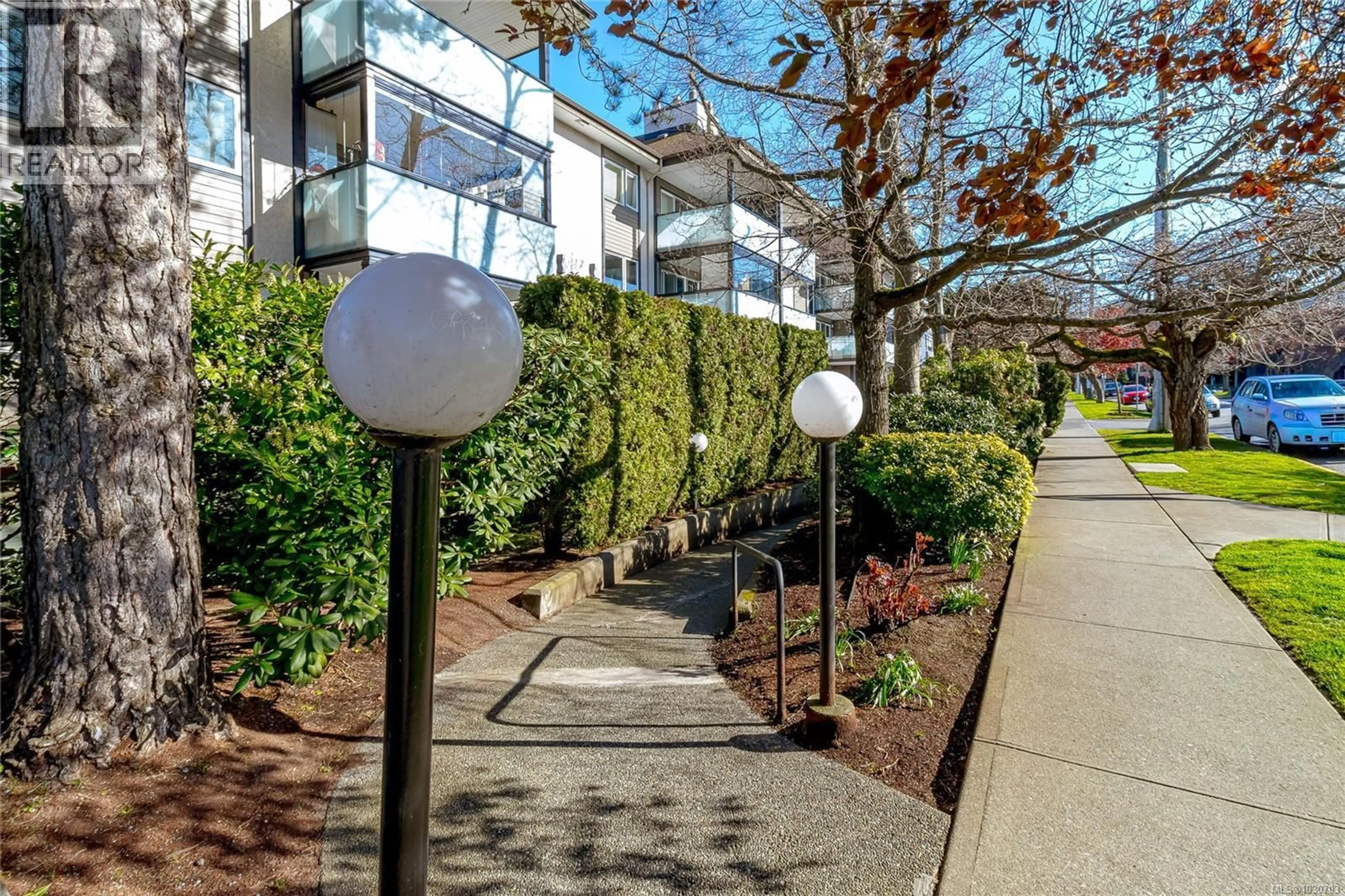 Patio, street for 106 - 1619 MORRISON STREET, Victoria British Columbia V8R6R8