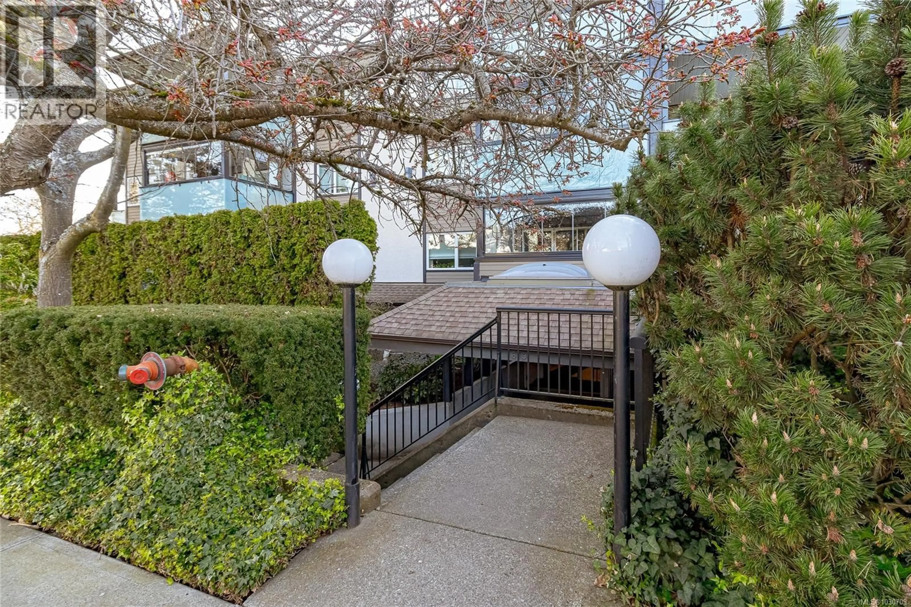 Unknown for 106 - 1619 MORRISON STREET, Victoria British Columbia V8R6R8