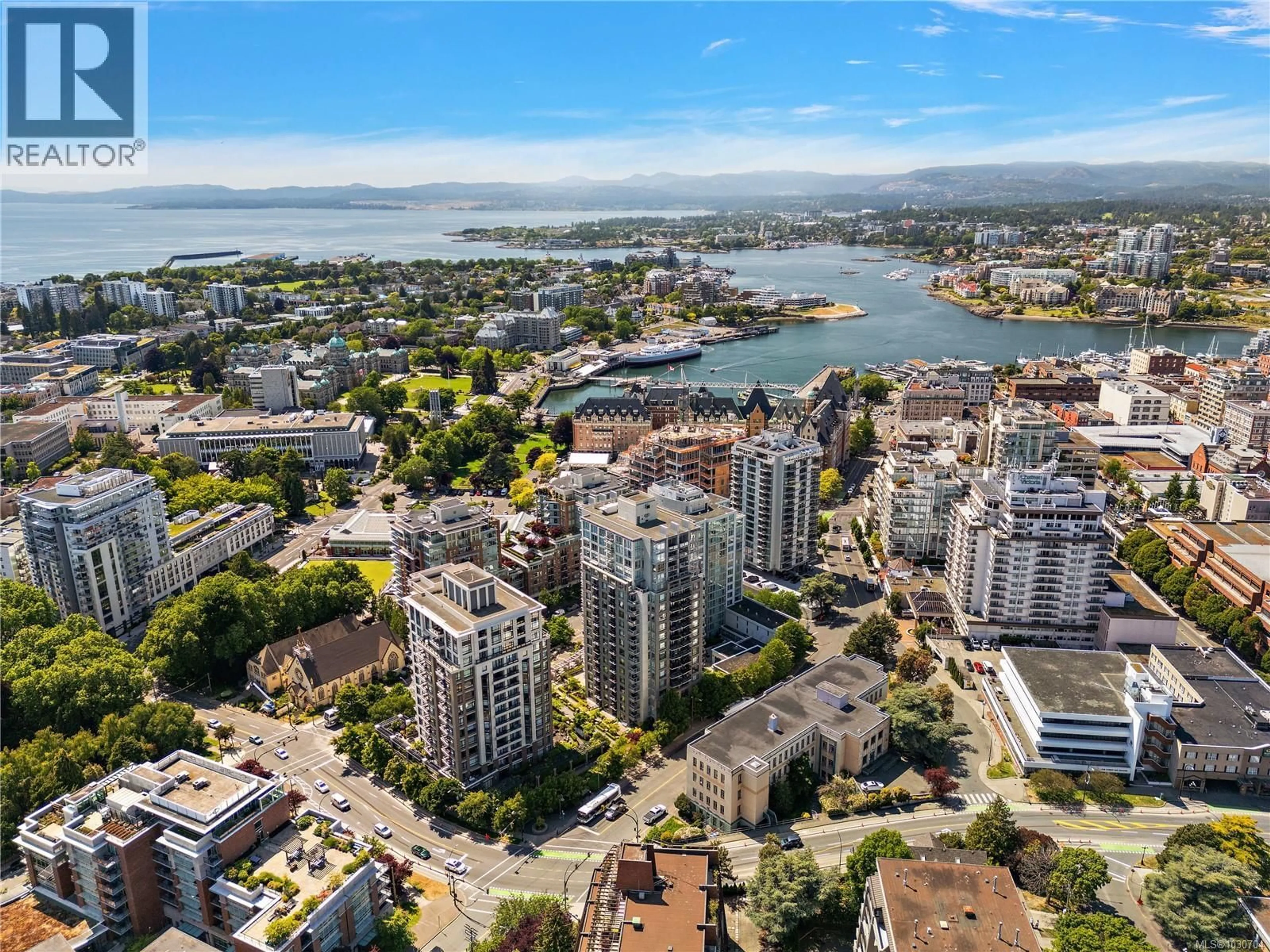 A pic from outside/outdoor area/front of a property/back of a property/a pic from drone, water/lake/river/ocean view for 2001 - 751 FAIRFIELD ROAD, Victoria British Columbia V8W4A4