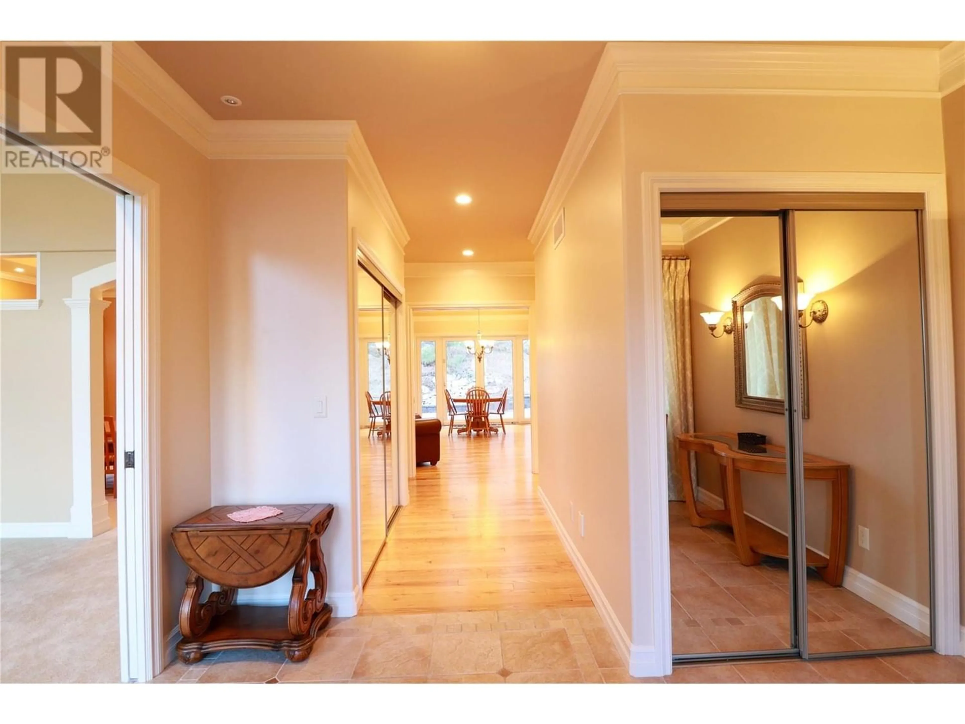 Indoor entryway, wood floors for 2514 EVERGREEN Drive, Penticton British Columbia V2A7Y2