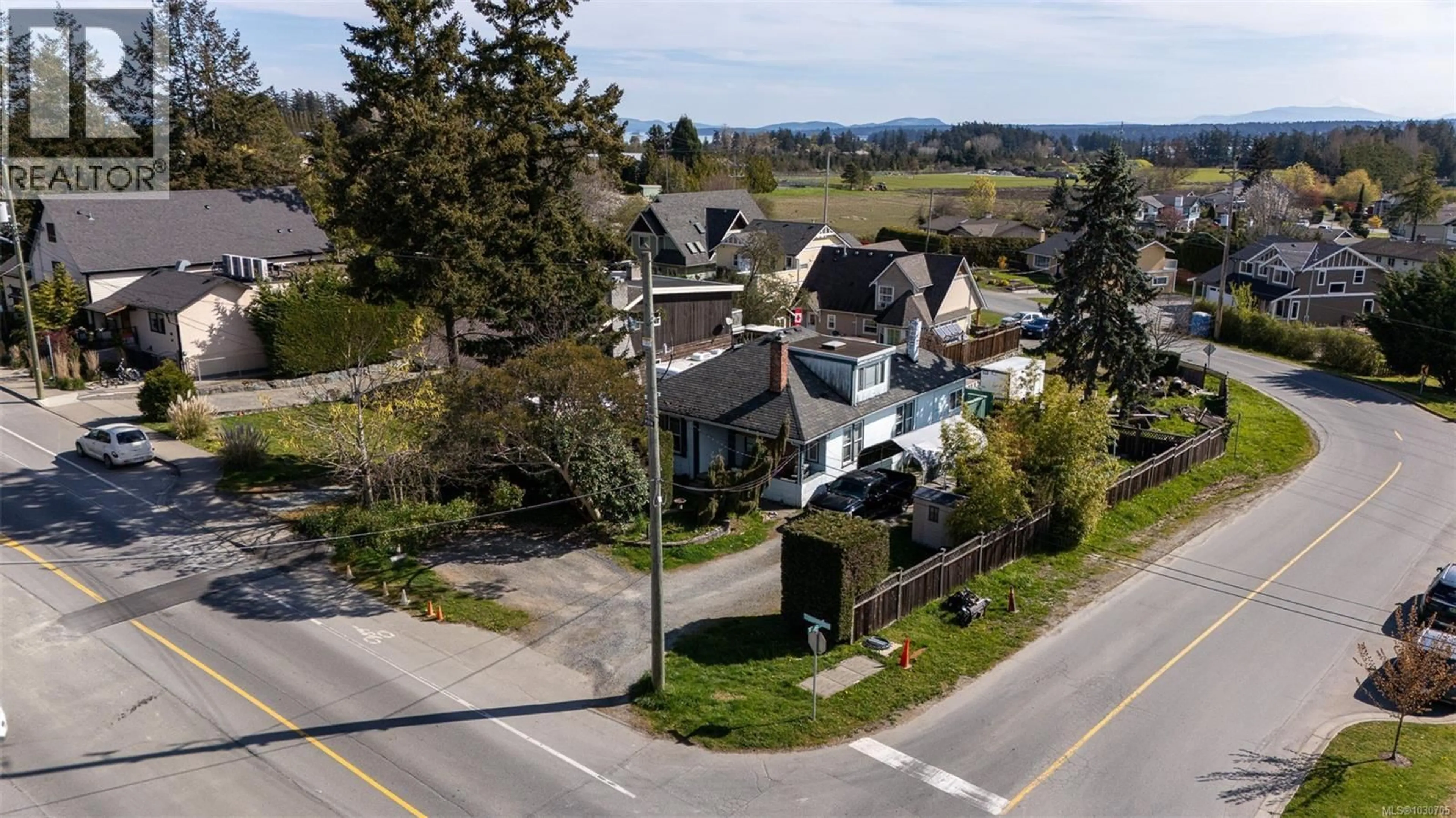 A pic from outside/outdoor area/front of a property/back of a property/a pic from drone, street for 7909 EAST SAANICH ROAD, Central Saanich British Columbia V8M1T4
