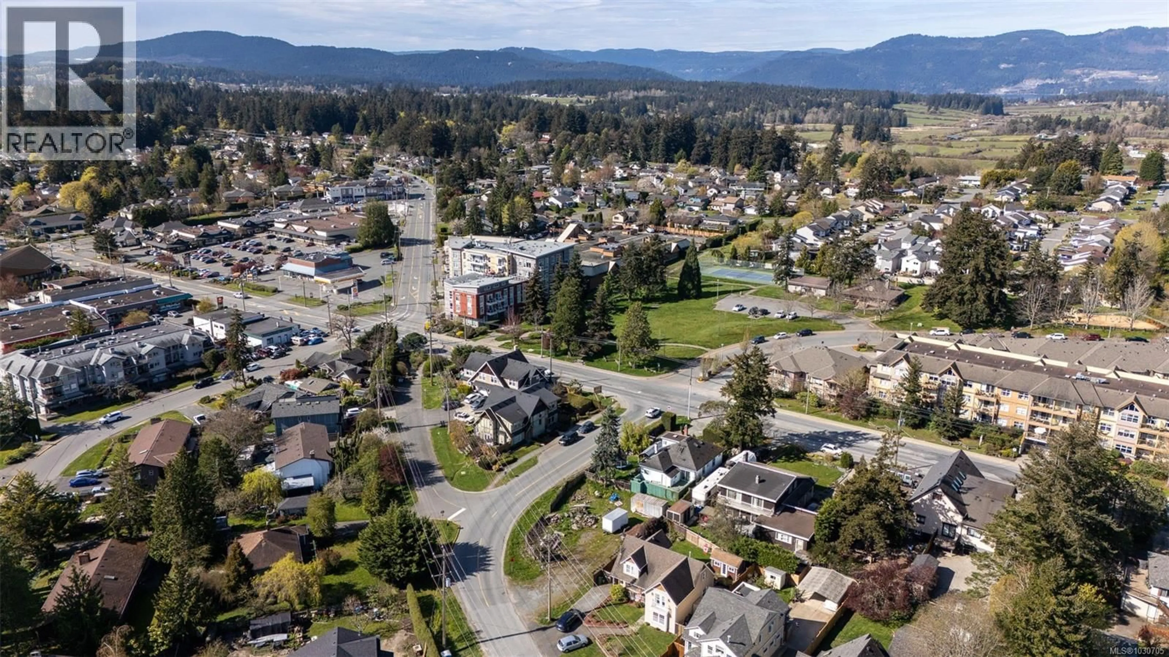 A pic from outside/outdoor area/front of a property/back of a property/a pic from drone, mountain view for 7909 EAST SAANICH ROAD, Central Saanich British Columbia V8M1T4
