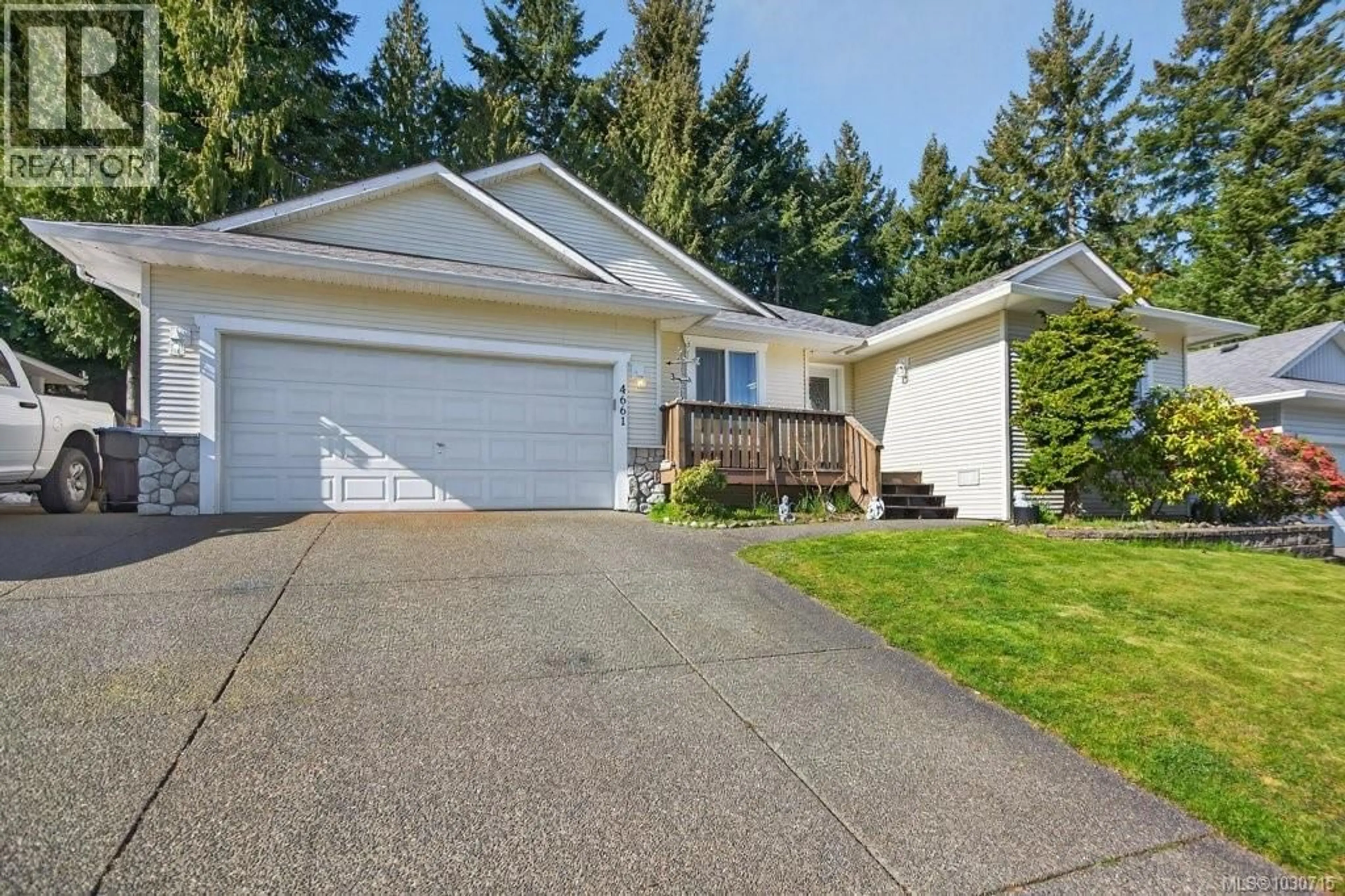 Home with vinyl exterior material, street for 4661 SALAL PLACE, Courtenay British Columbia V9N4A1