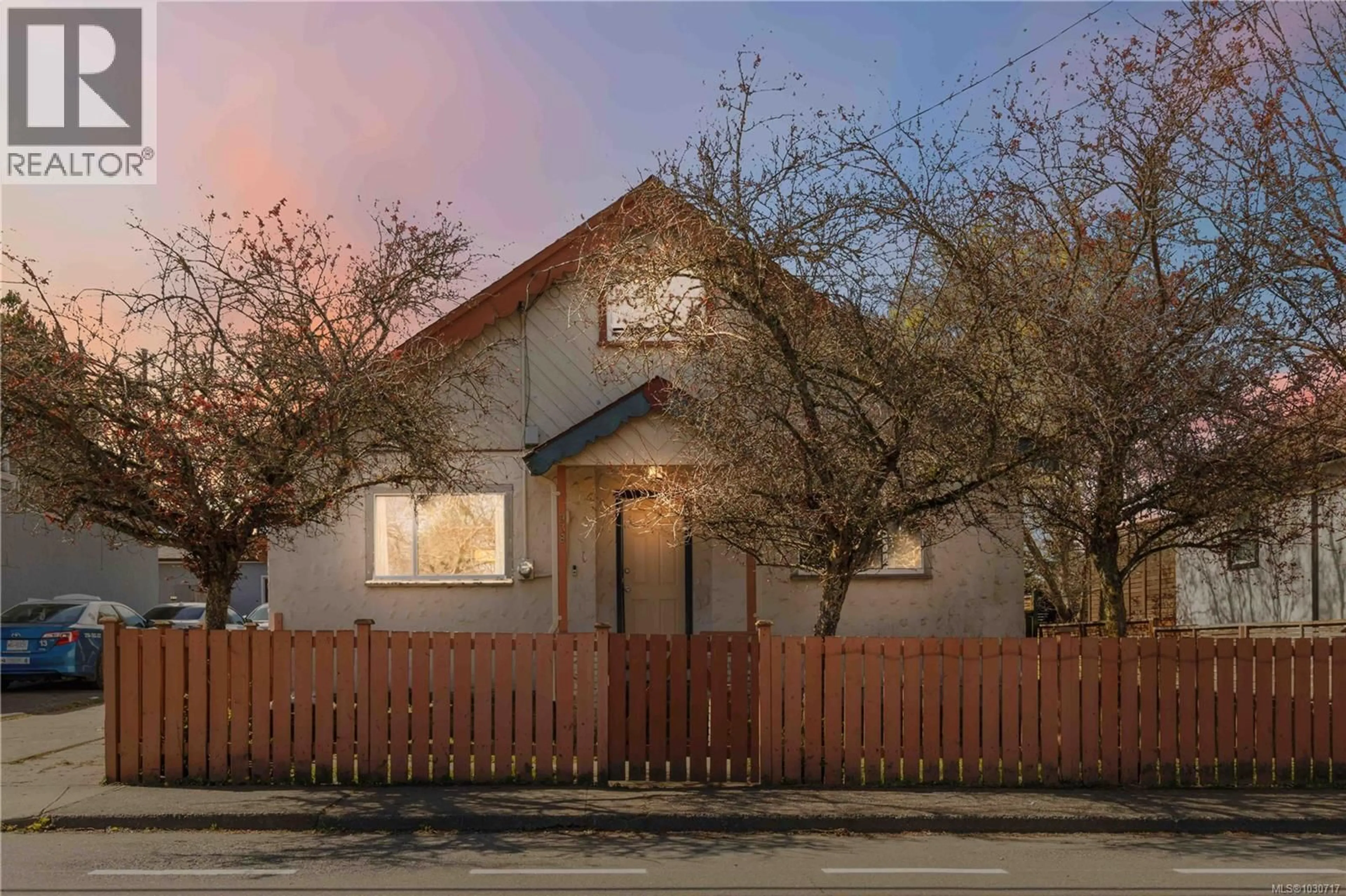 Unknown for 938 HEREWARD ROAD, Victoria British Columbia V9A4C8