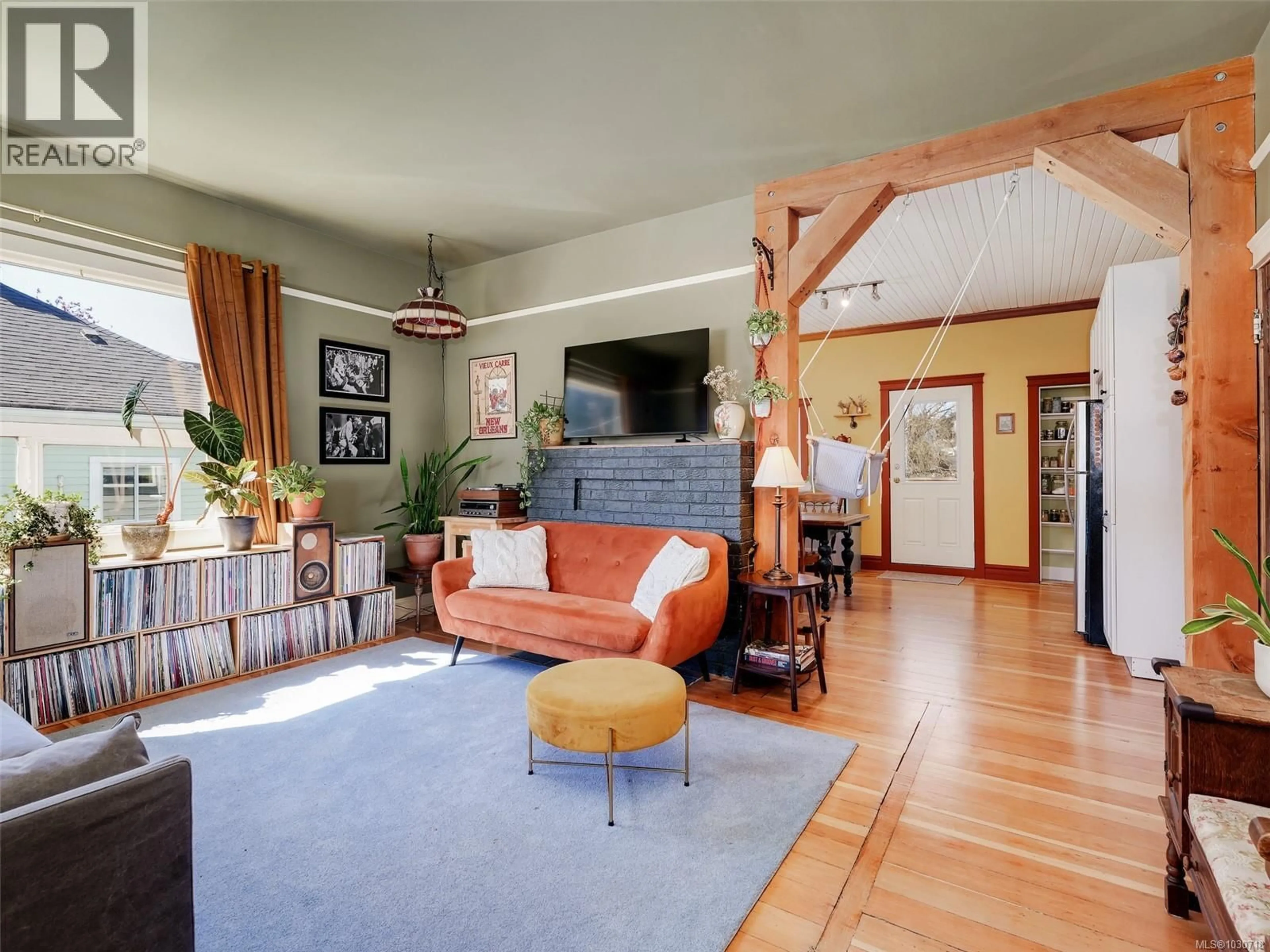 Living room with furniture, unknown for 506 GORE STREET, Esquimalt British Columbia V9A5E4