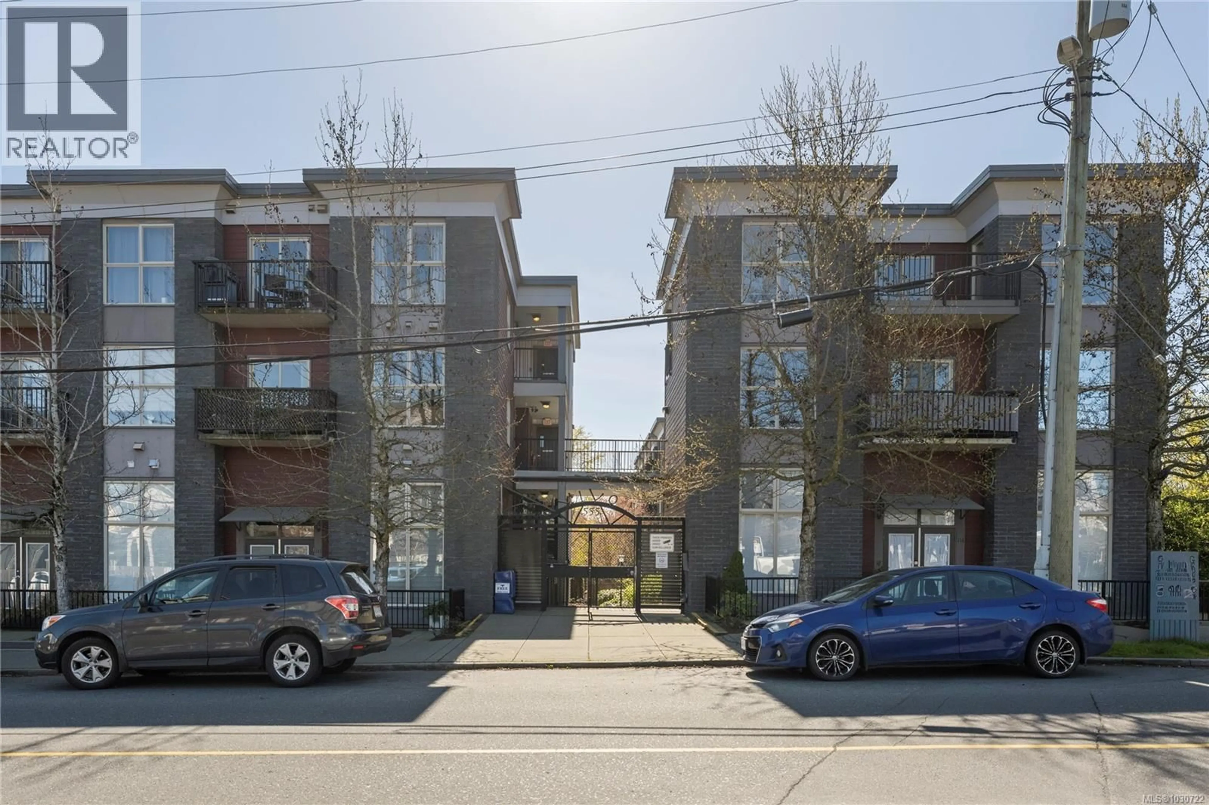 A pic from outside/outdoor area/front of a property/back of a property/a pic from drone, street for 310 - 555 FRANKLYN STREET, Nanaimo British Columbia V9R5X3