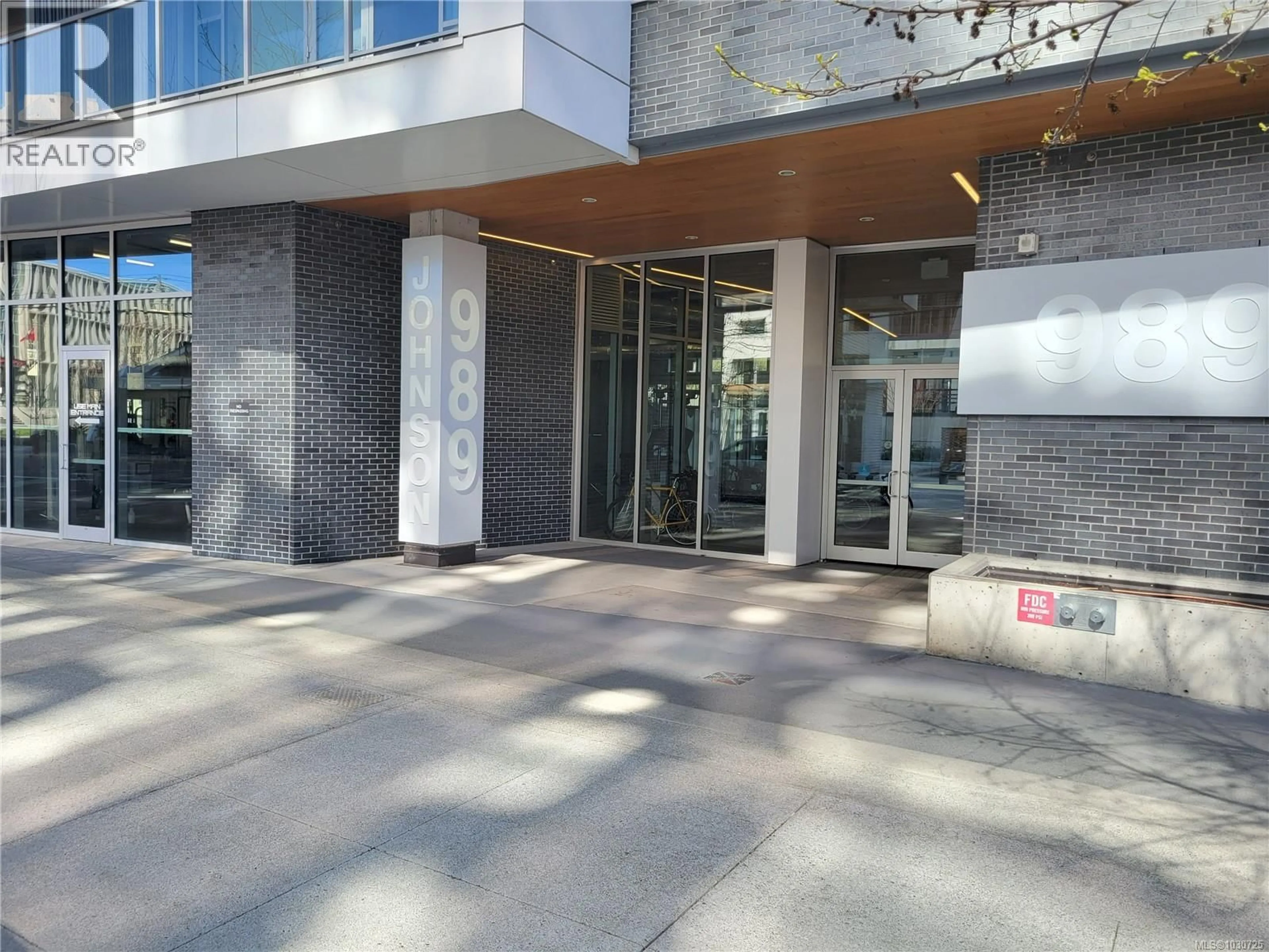 Indoor foyer for 801 - 989 JOHNSON STREET, Victoria British Columbia V8V0E3