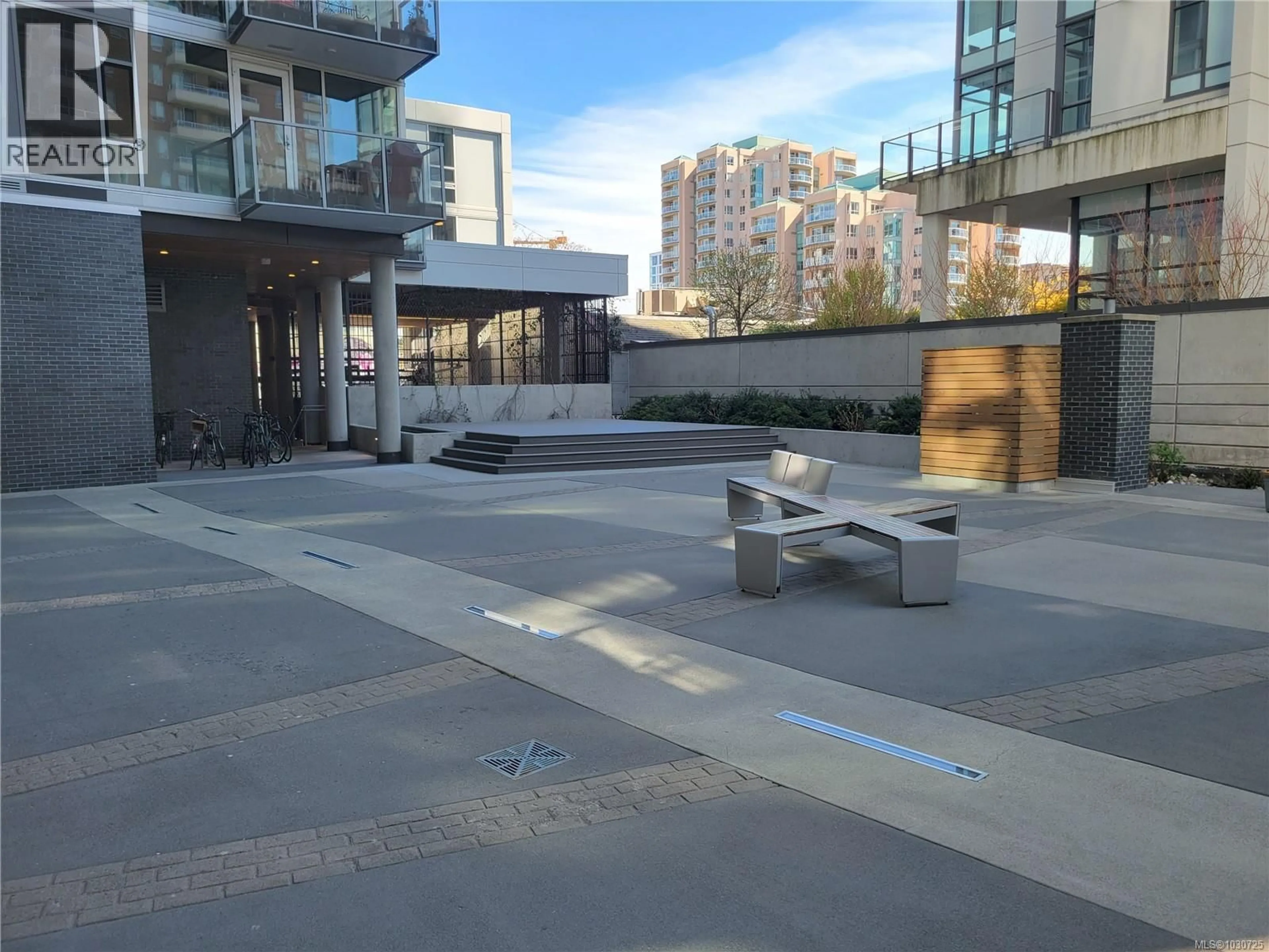 Patio, street for 801 - 989 JOHNSON STREET, Victoria British Columbia V8V0E3