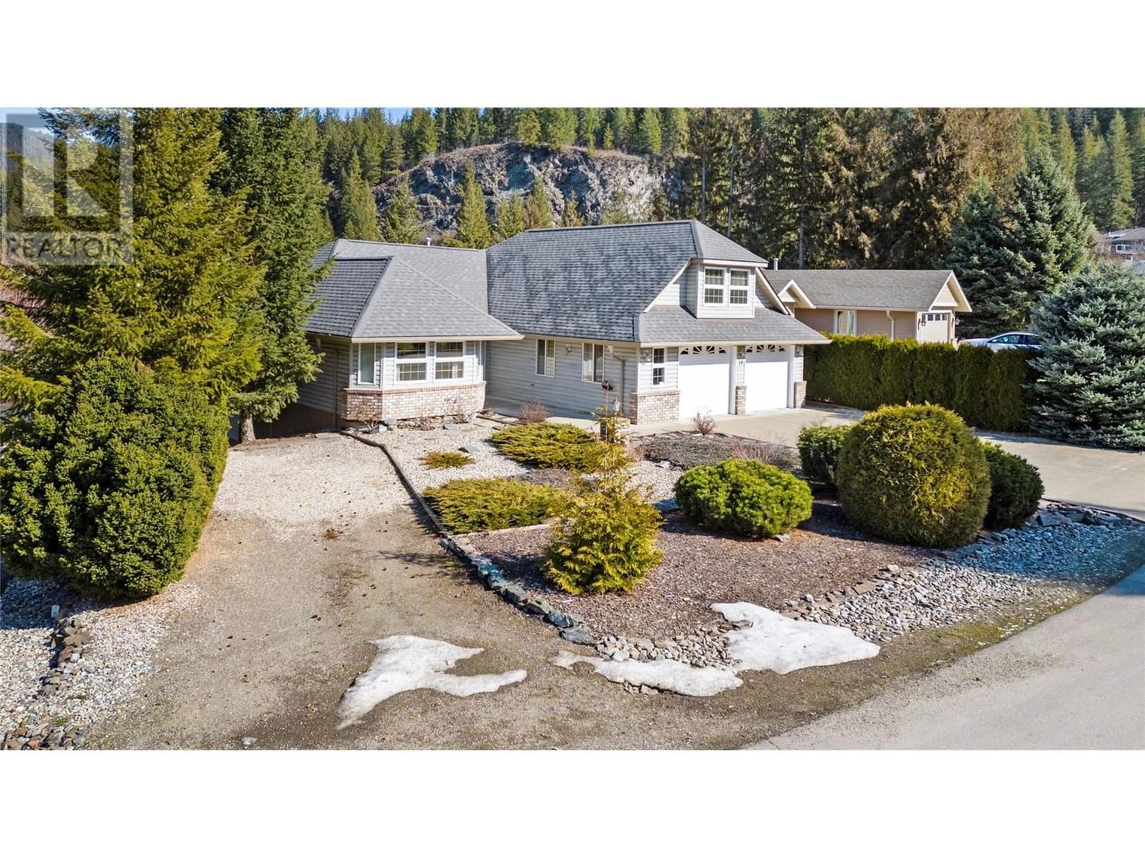 Frontside or backside of a home for 2592 Balmoral/Alpen Paradies Road Unit# , Blind Bay British Columbia V0E1H1