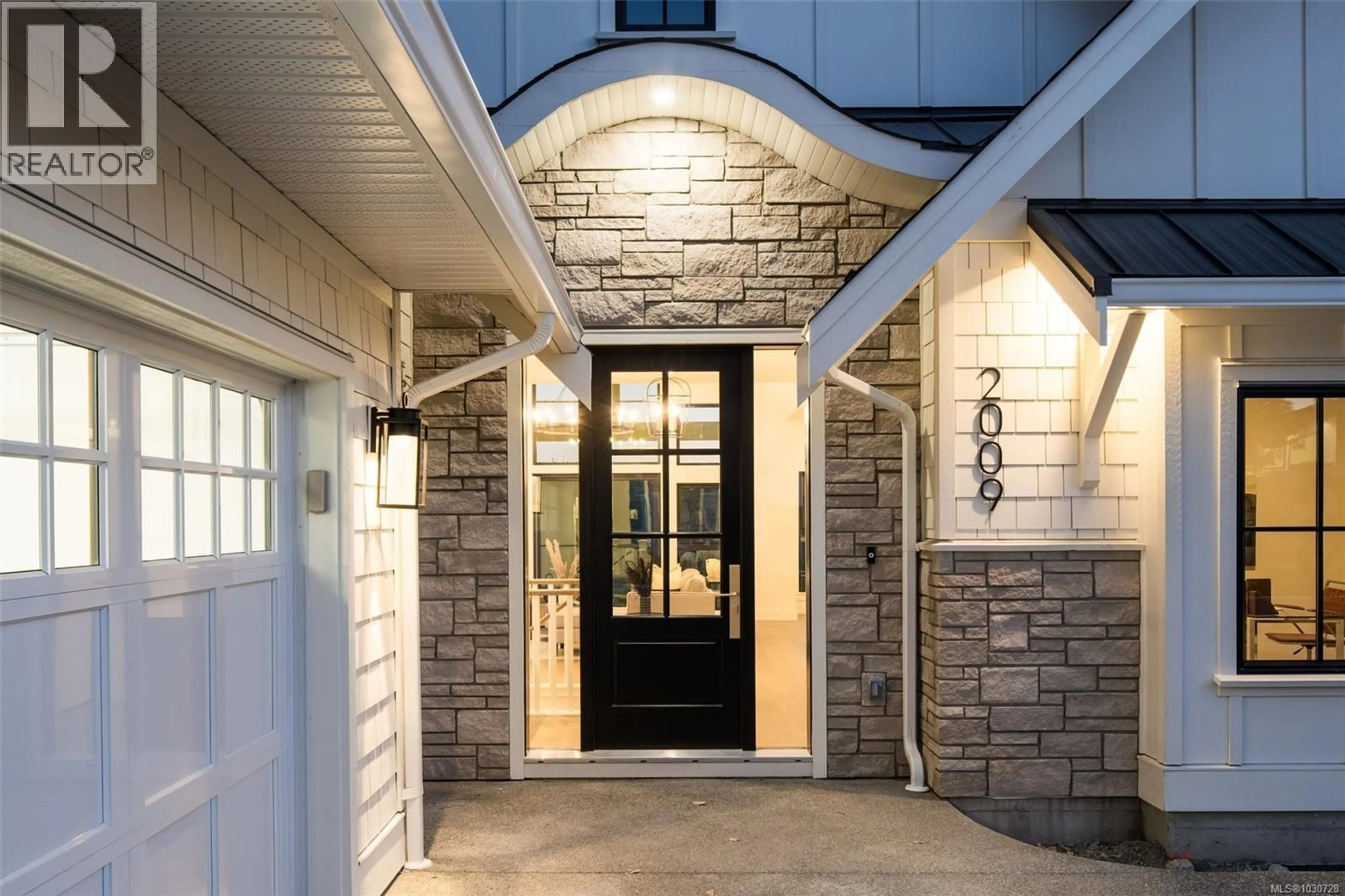 Indoor entryway for 2009 PINEHURST TERRACE, Langford British Columbia V9B3S3