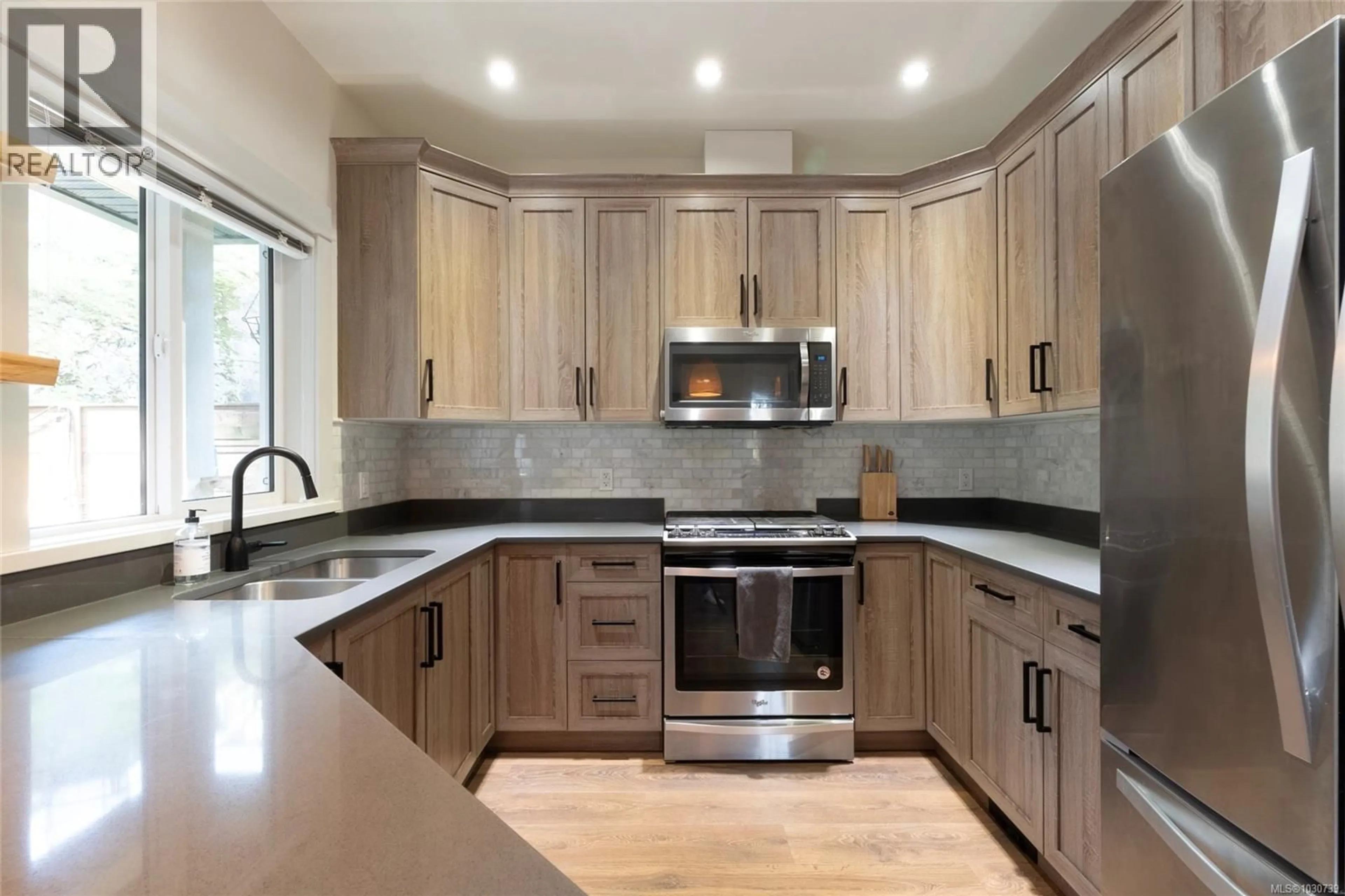 Contemporary kitchen, unknown for 2398 LUND ROAD, View Royal British Columbia V9B6V5