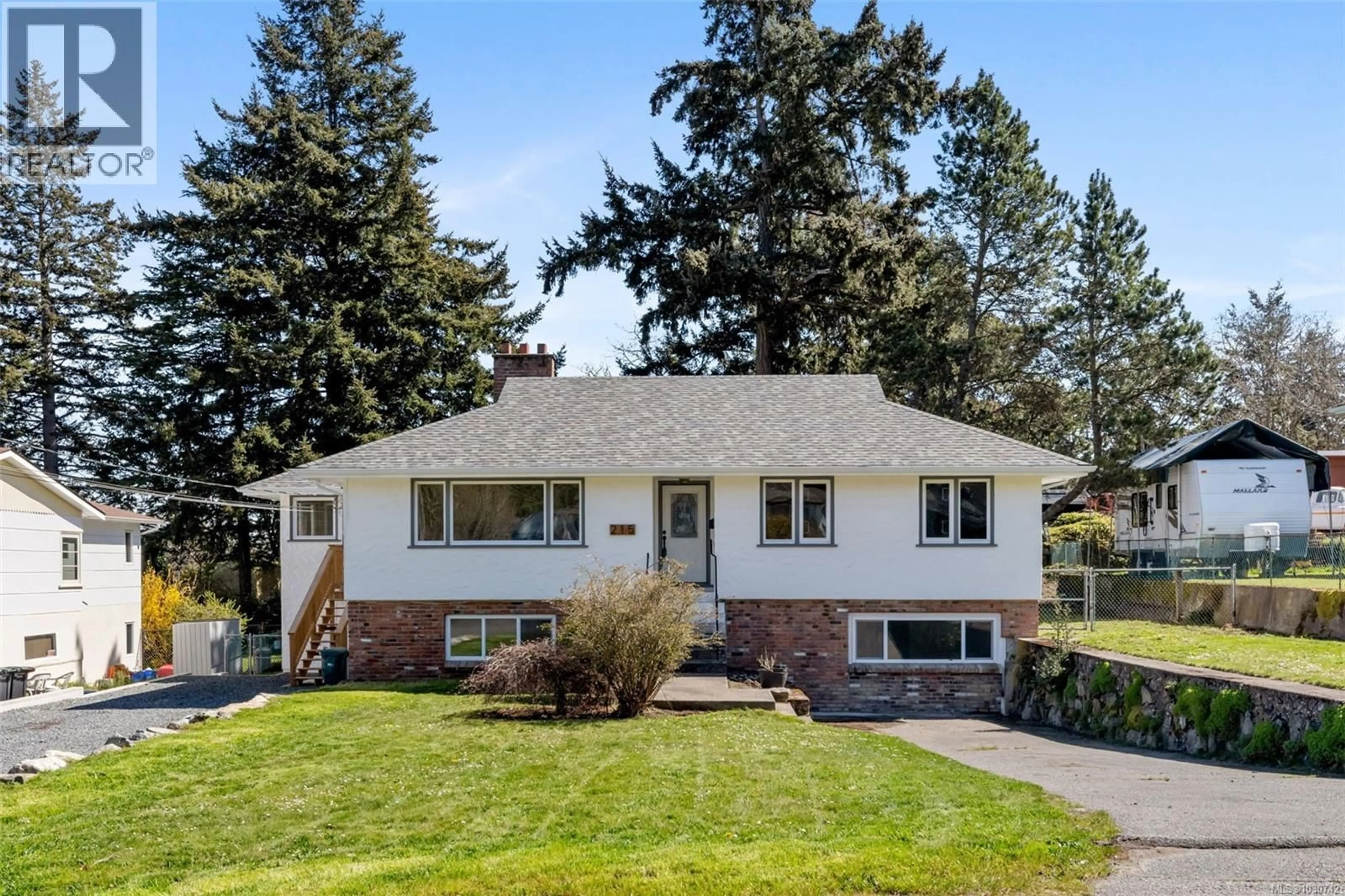 Home with vinyl exterior material, street for 215 SUZANNE PLACE, View Royal British Columbia V9B1P2