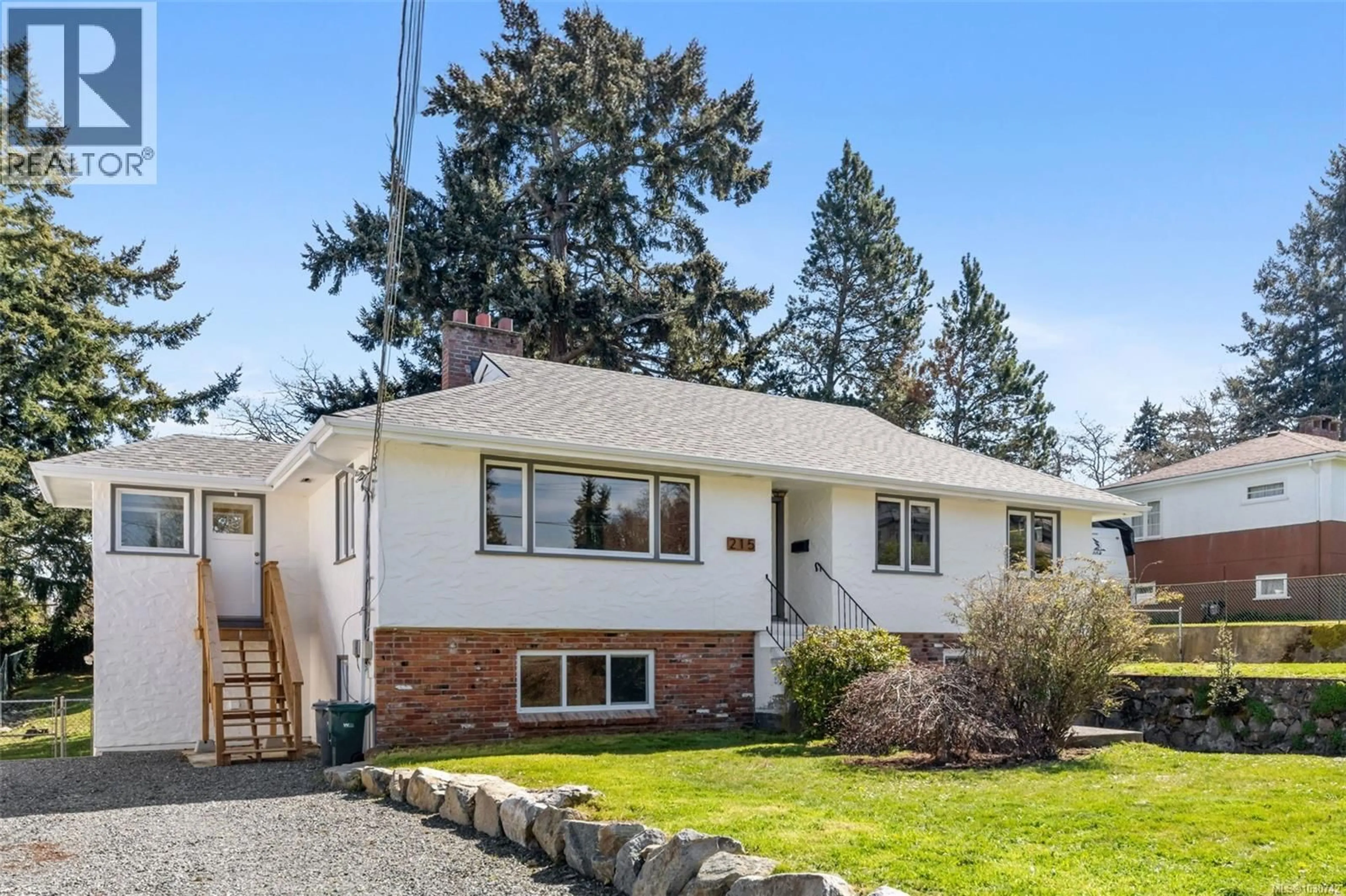 Home with vinyl exterior material, street for 215 SUZANNE PLACE, View Royal British Columbia V9B1P2