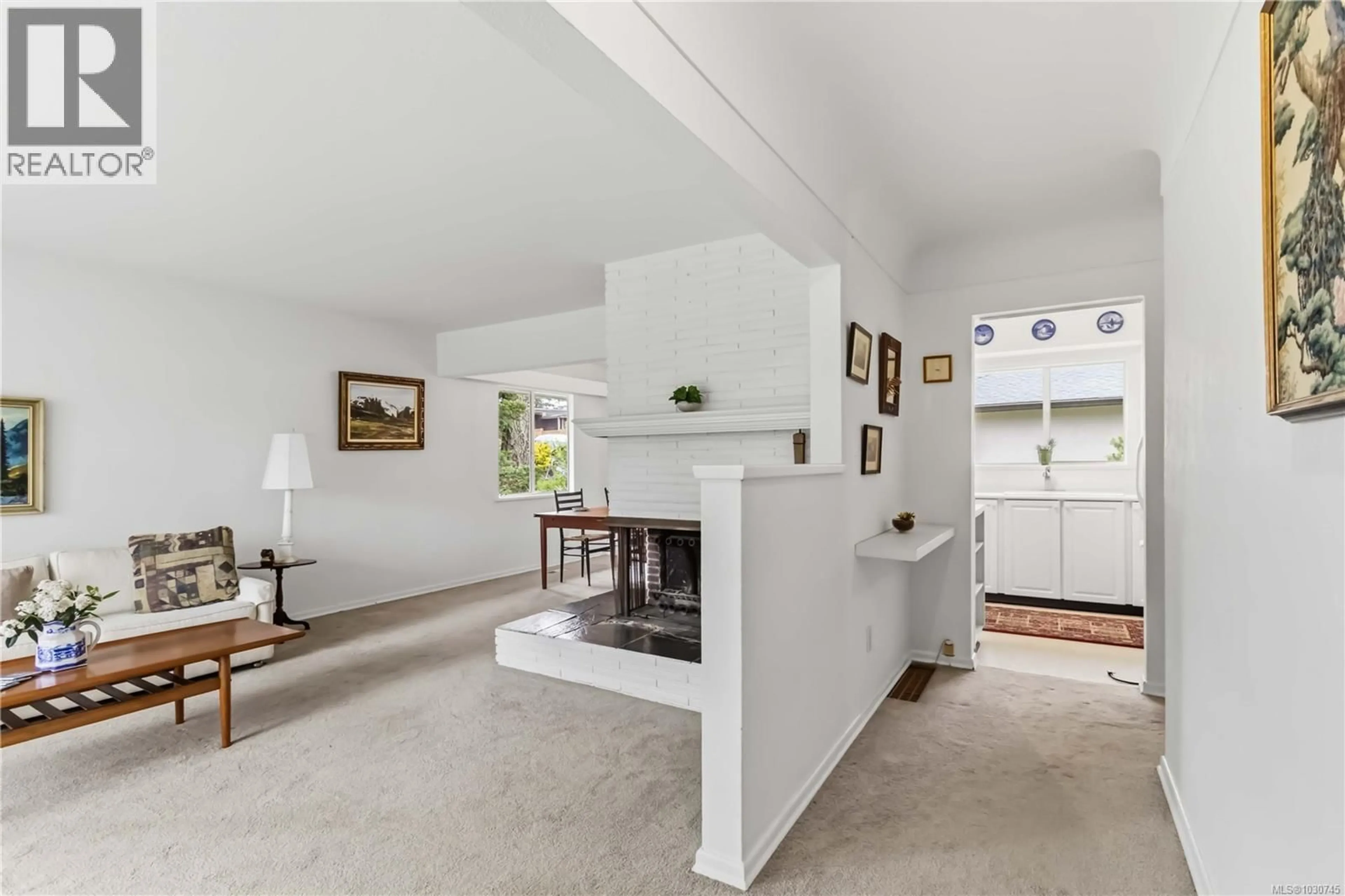 Indoor foyer for 70 KINGHAM PLACE, View Royal British Columbia V9B1L8