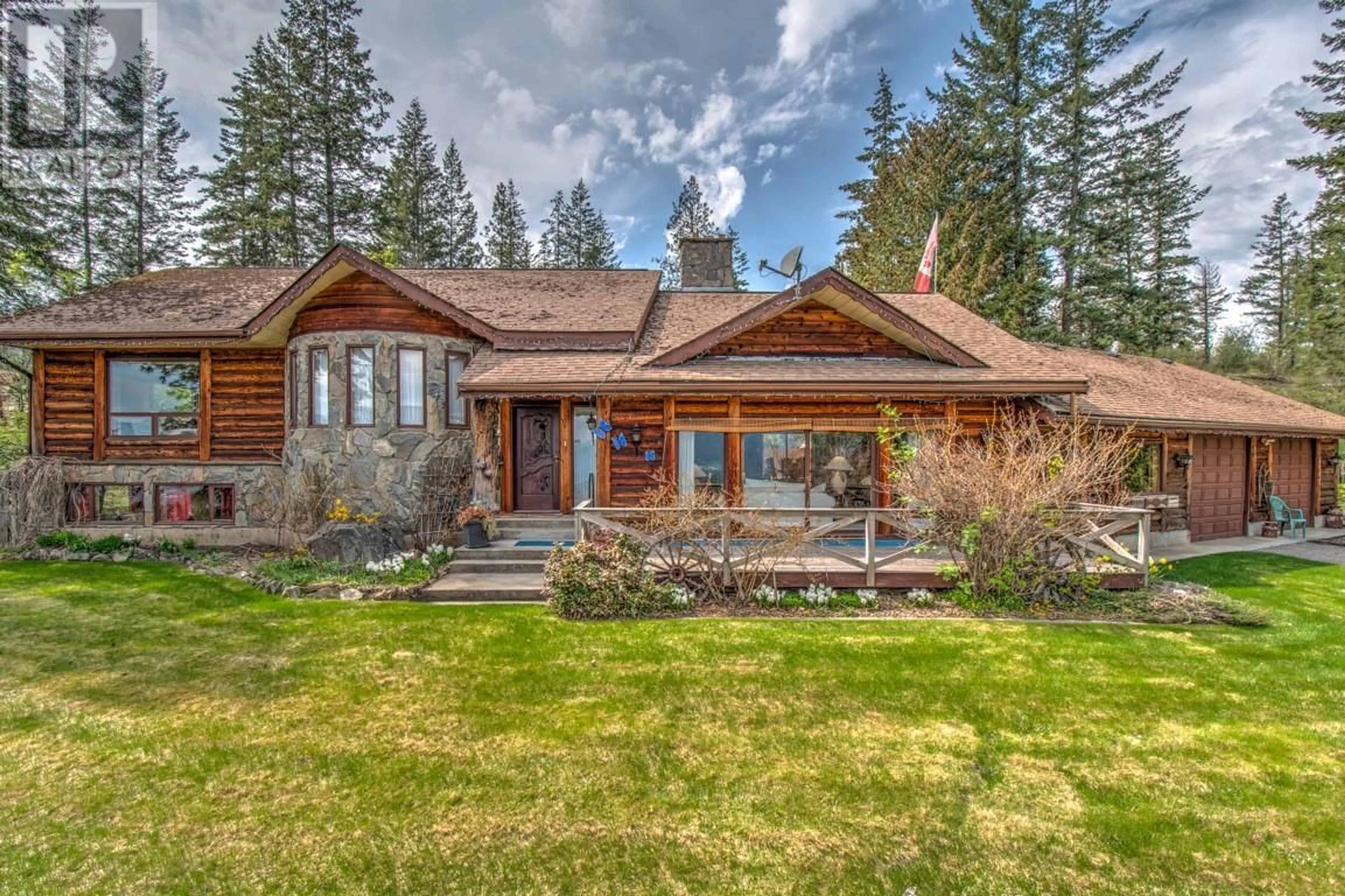 Cottage for 98 Twin Lakes Road, Enderby British Columbia V0E1V3