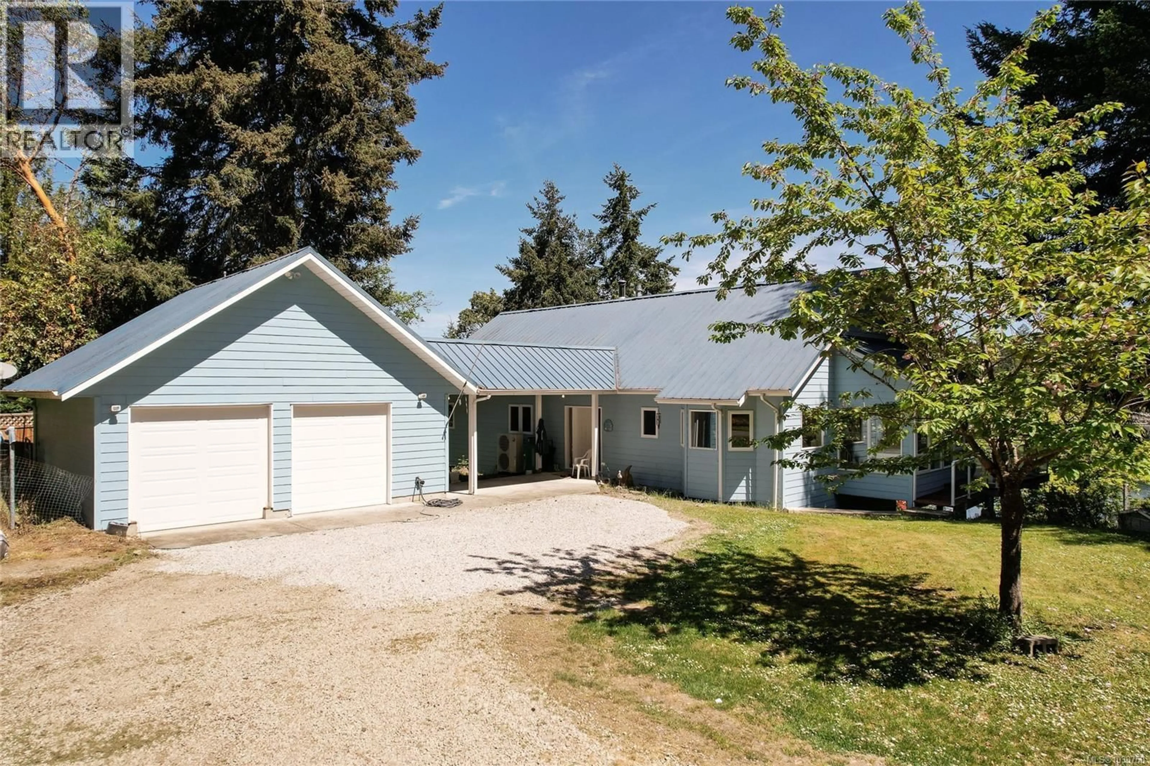 Home with vinyl exterior material, street for 207 WELBURY DRIVE, Salt Spring British Columbia V8K2L7