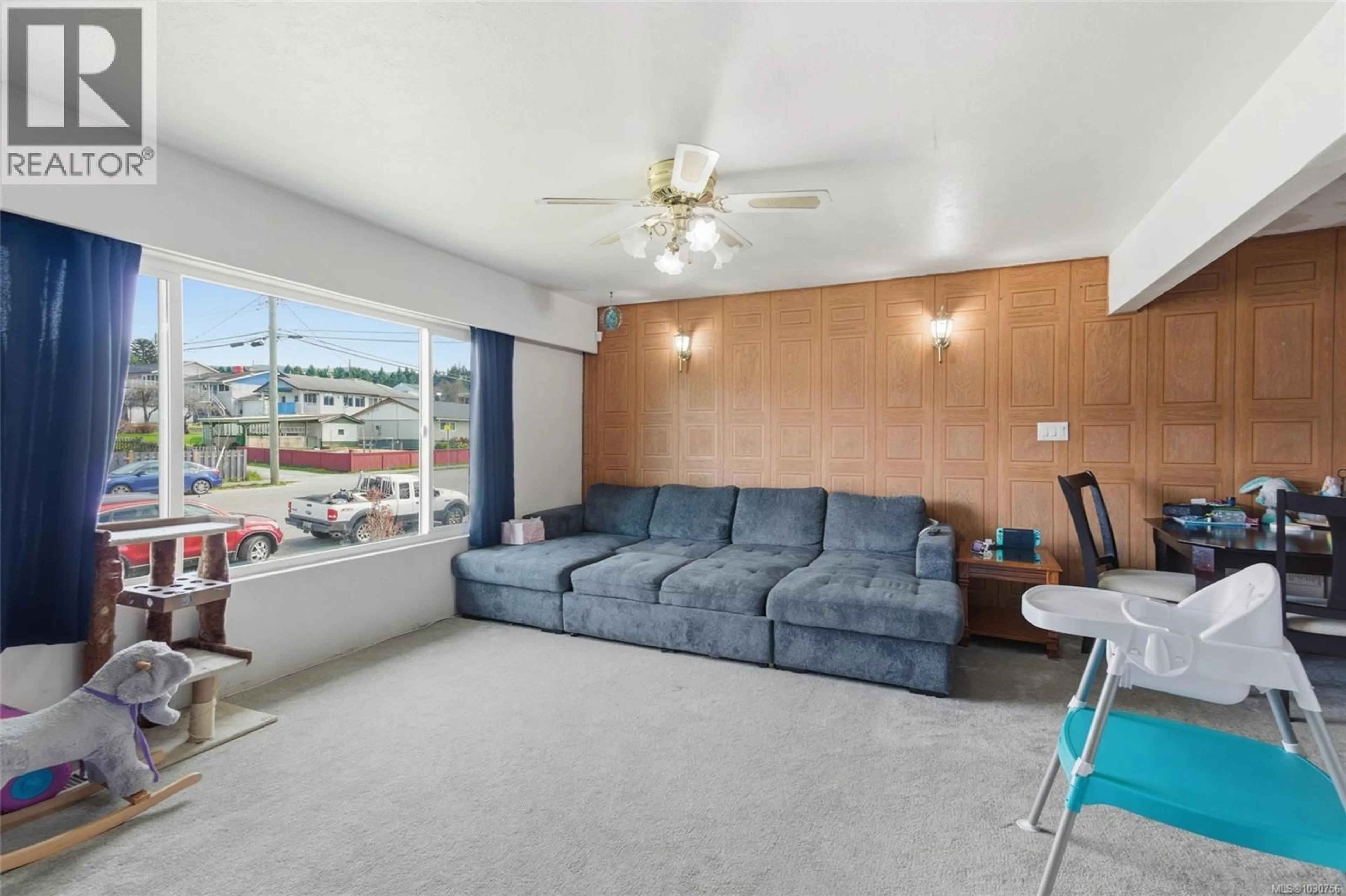 Living room with furniture, unknown for 4090 WOOD AVENUE, Port Alberni British Columbia V9Y7S6