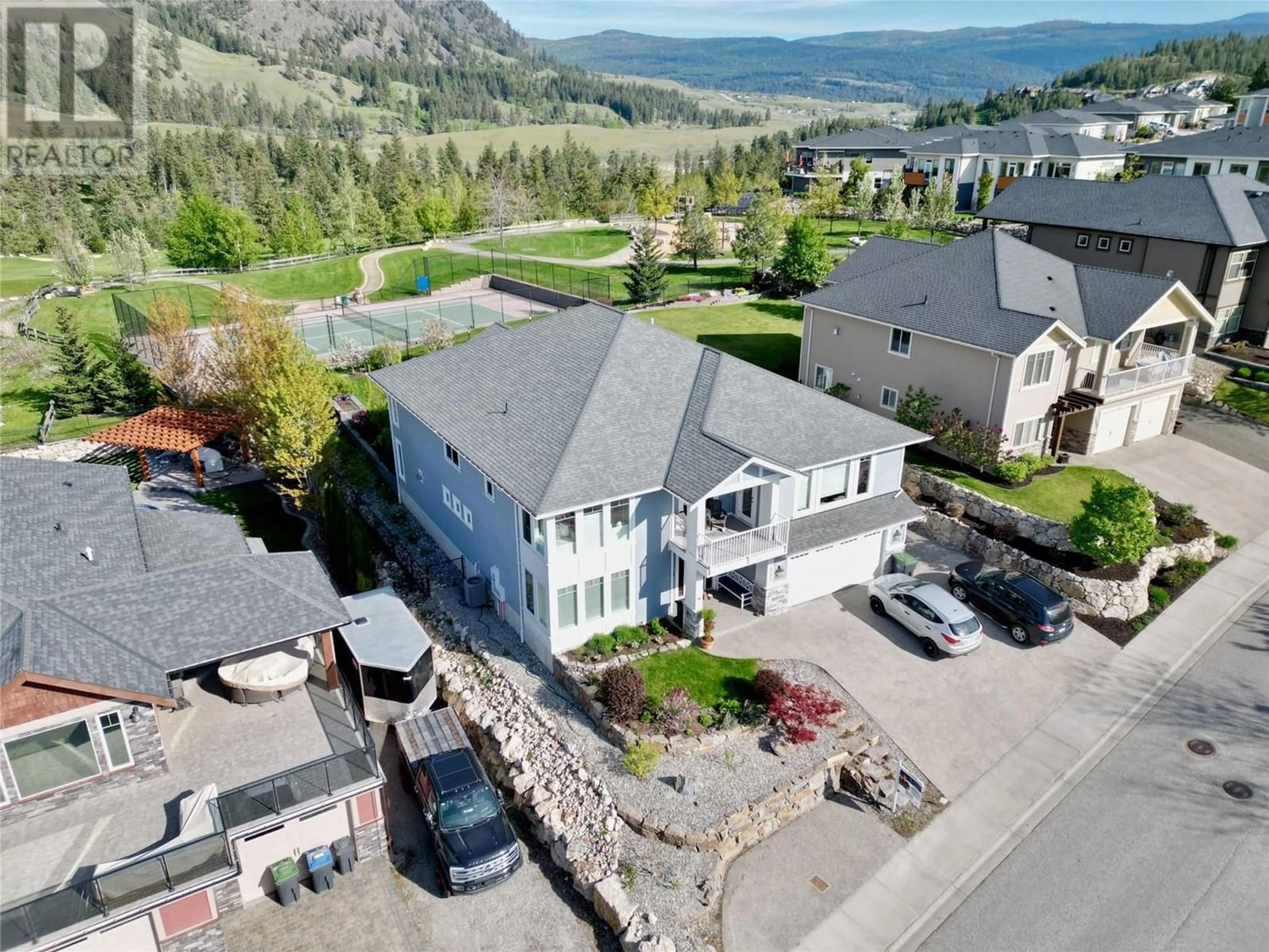 Frontside or backside of a home for 333 Prestwick Street, Kelowna British Columbia V1P1R7