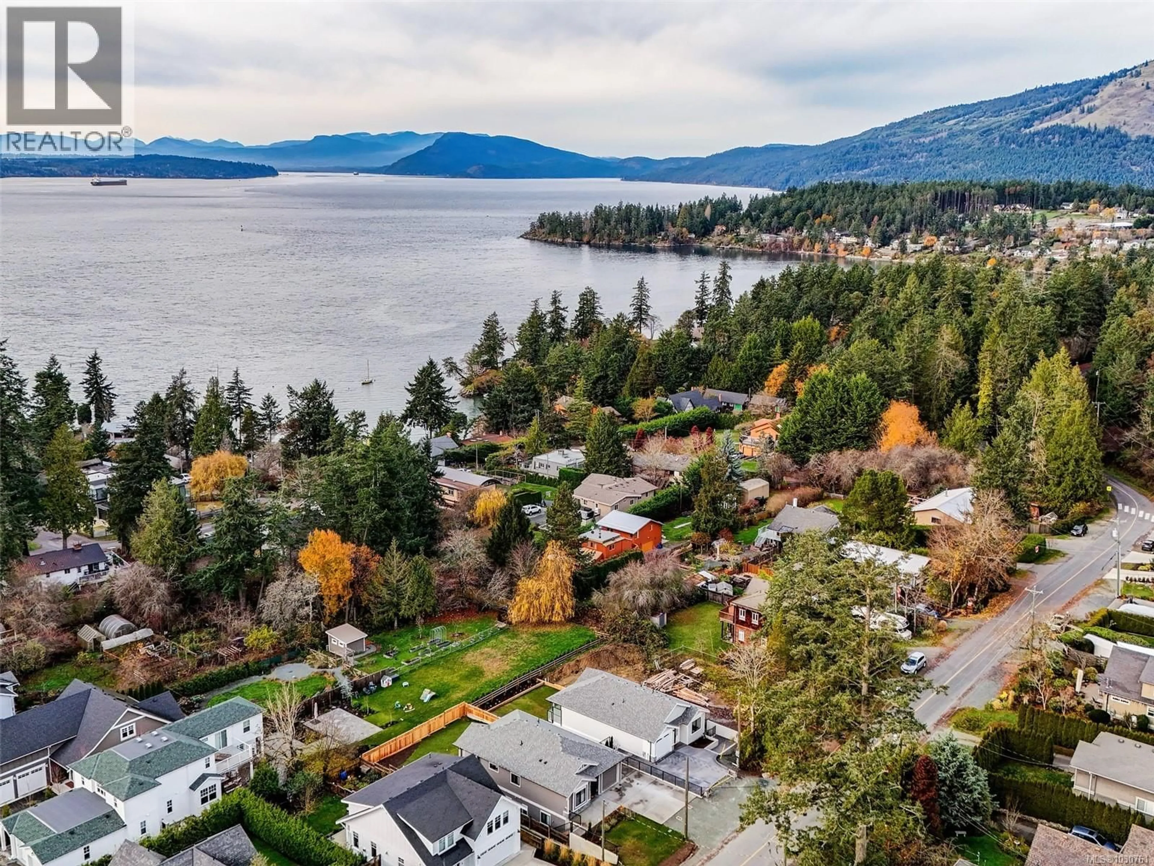 A pic from outside/outdoor area/front of a property/back of a property/a pic from drone, water/lake/river/ocean view for 10950 CHALET ROAD, North Saanich British Columbia V8L5M2