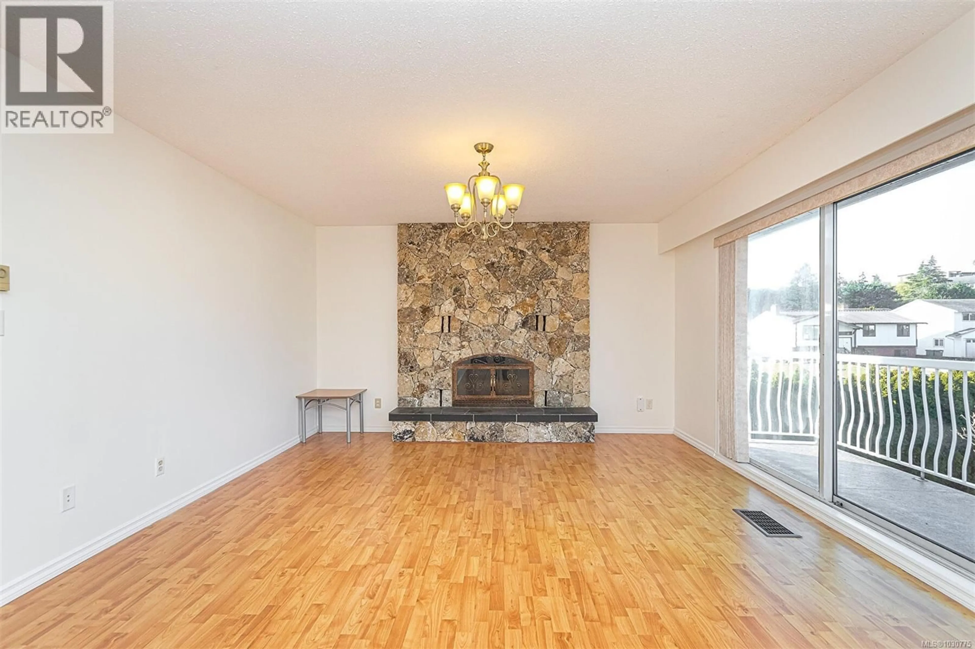 Unknown for 631 JOLLY PLACE, Saanich British Columbia V8Z6R9