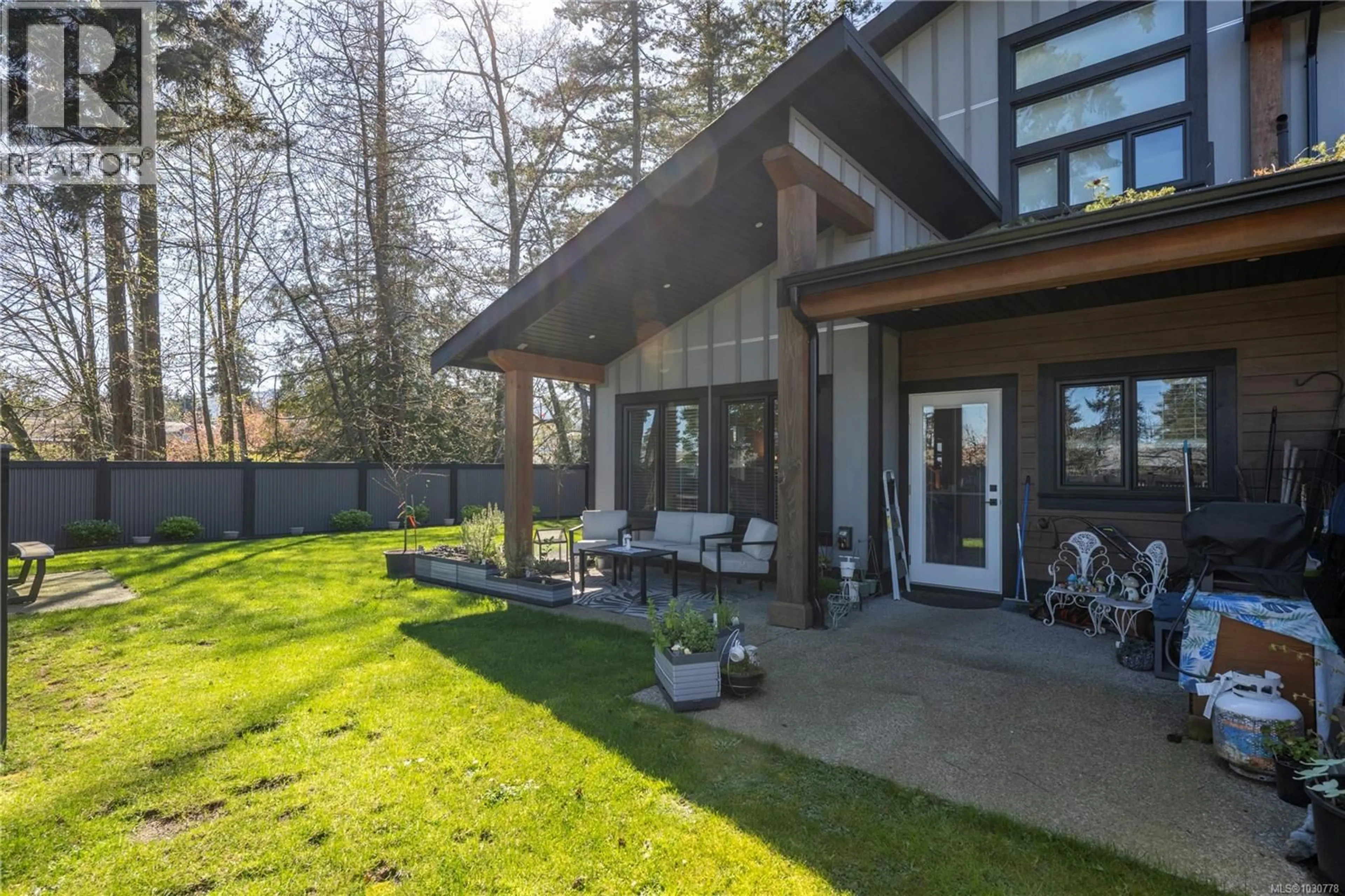 Patio, mountain view for 3152 MEXICANA ROAD, Nanaimo British Columbia V9T2W7