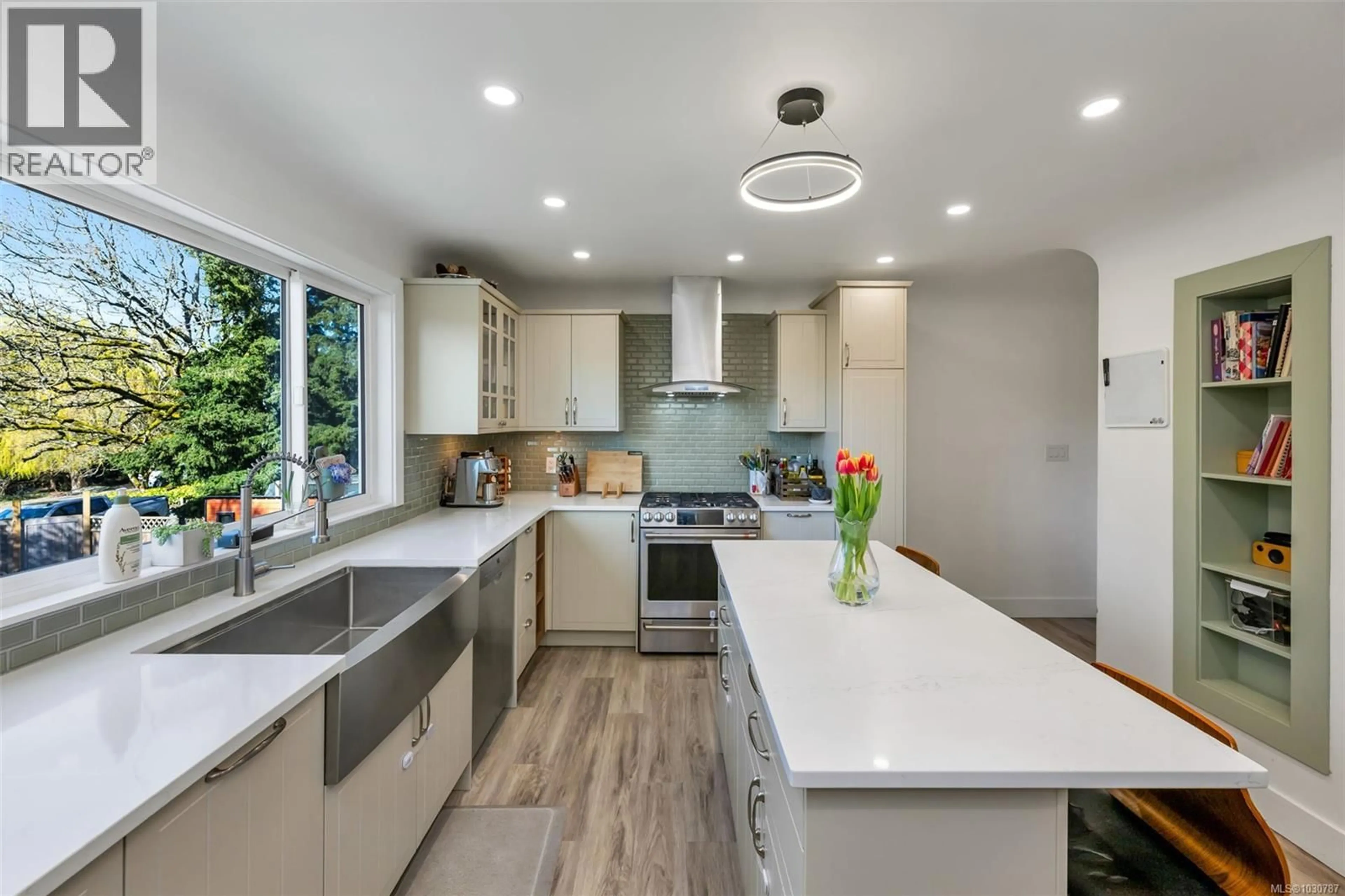 Contemporary kitchen, ceramic/tile floor for 3111 ESSON ROAD, Saanich British Columbia V8Z4P5