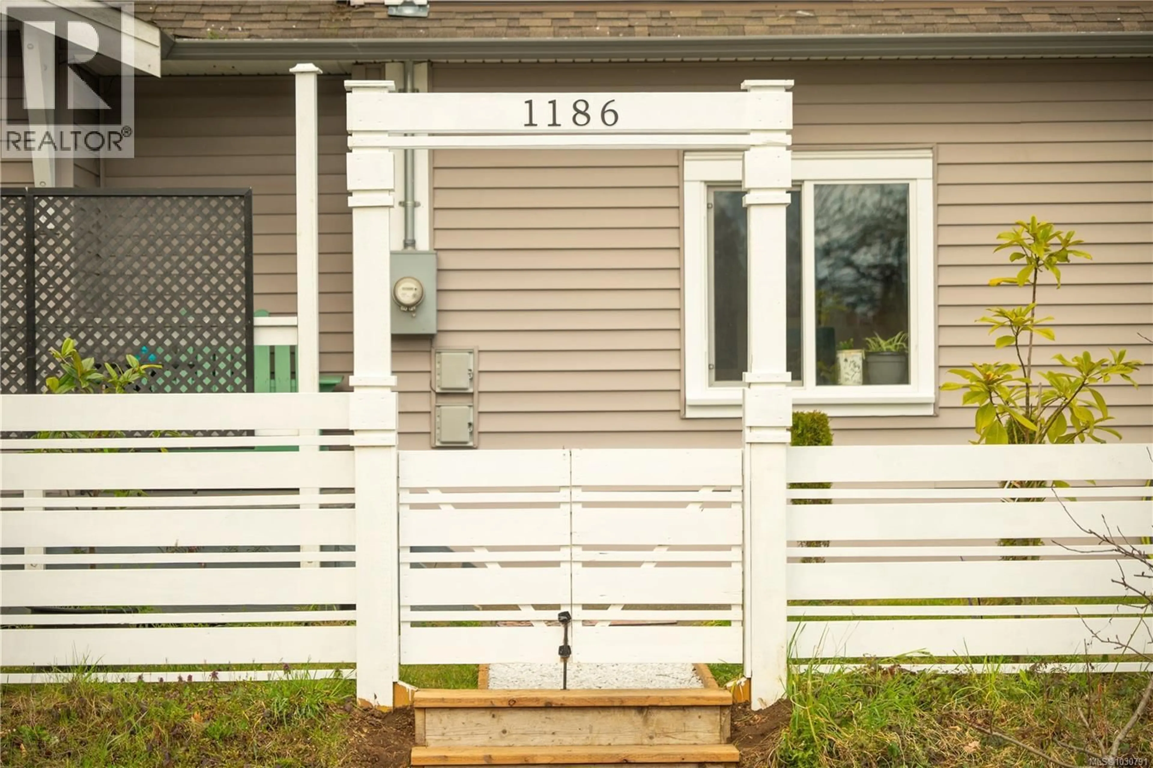 Unknown for 1186 ST. PATRICK CRESCENT, Nanaimo British Columbia V9S2C3