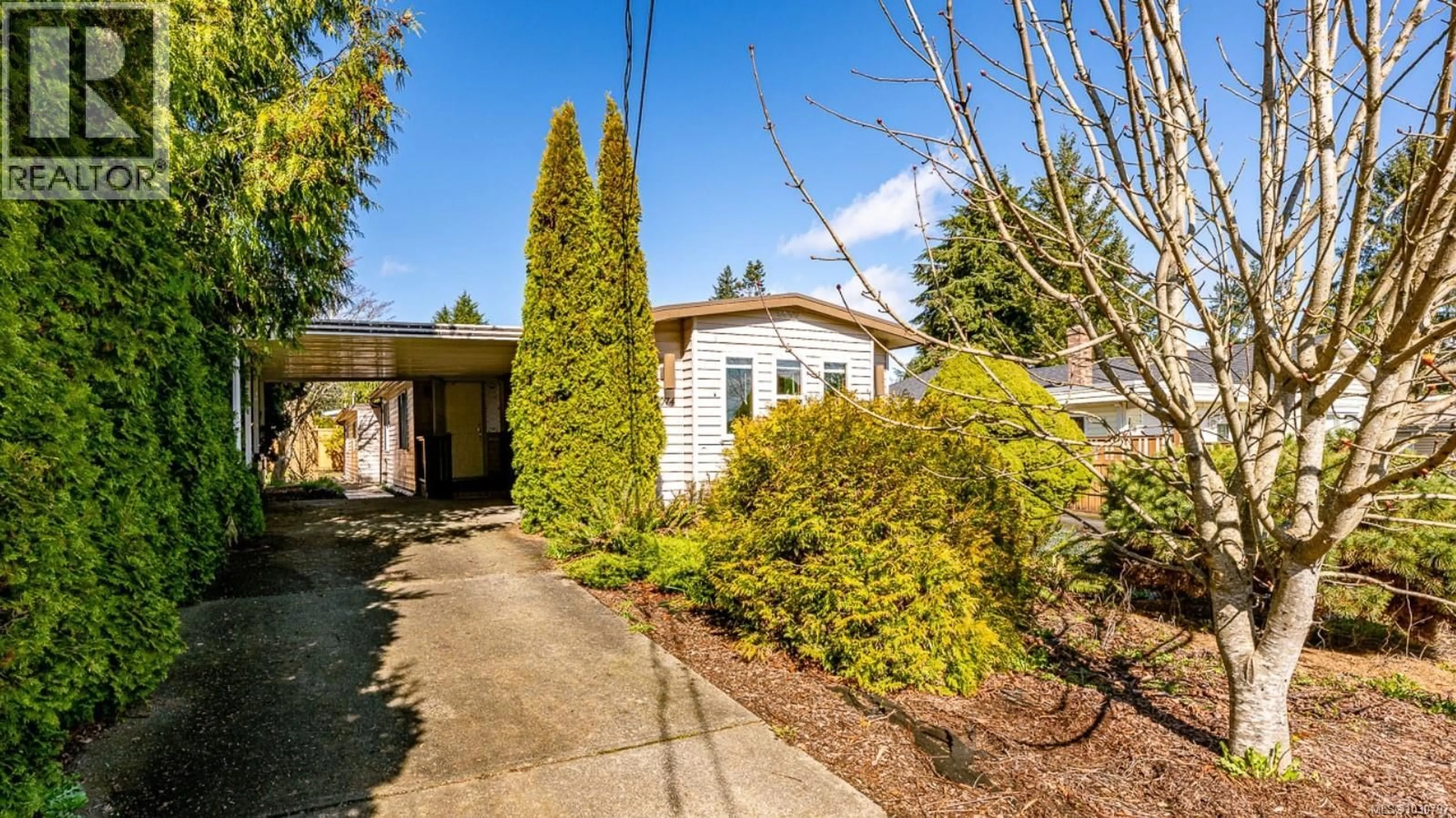 Unknown for 2074 6TH STREET EAST, Courtenay British Columbia V9N7L8