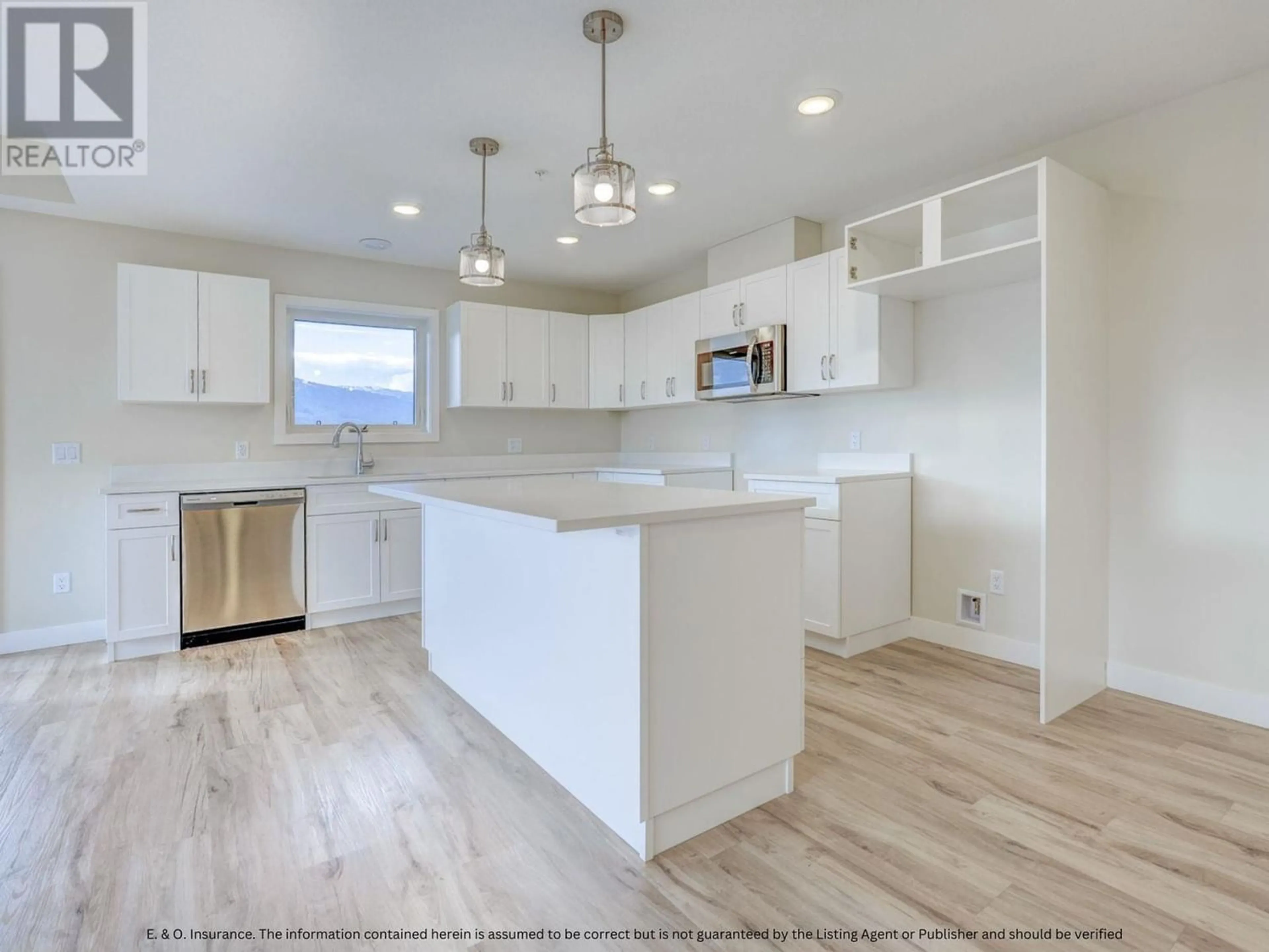 Contemporary kitchen for 5640 51st Street Unit# 307 Lot# 34, Osoyoos British Columbia V0H1V6